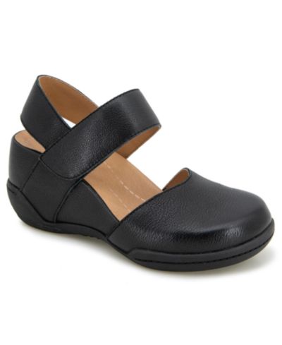Jambu Women's Nia Casual Wedge Shoe