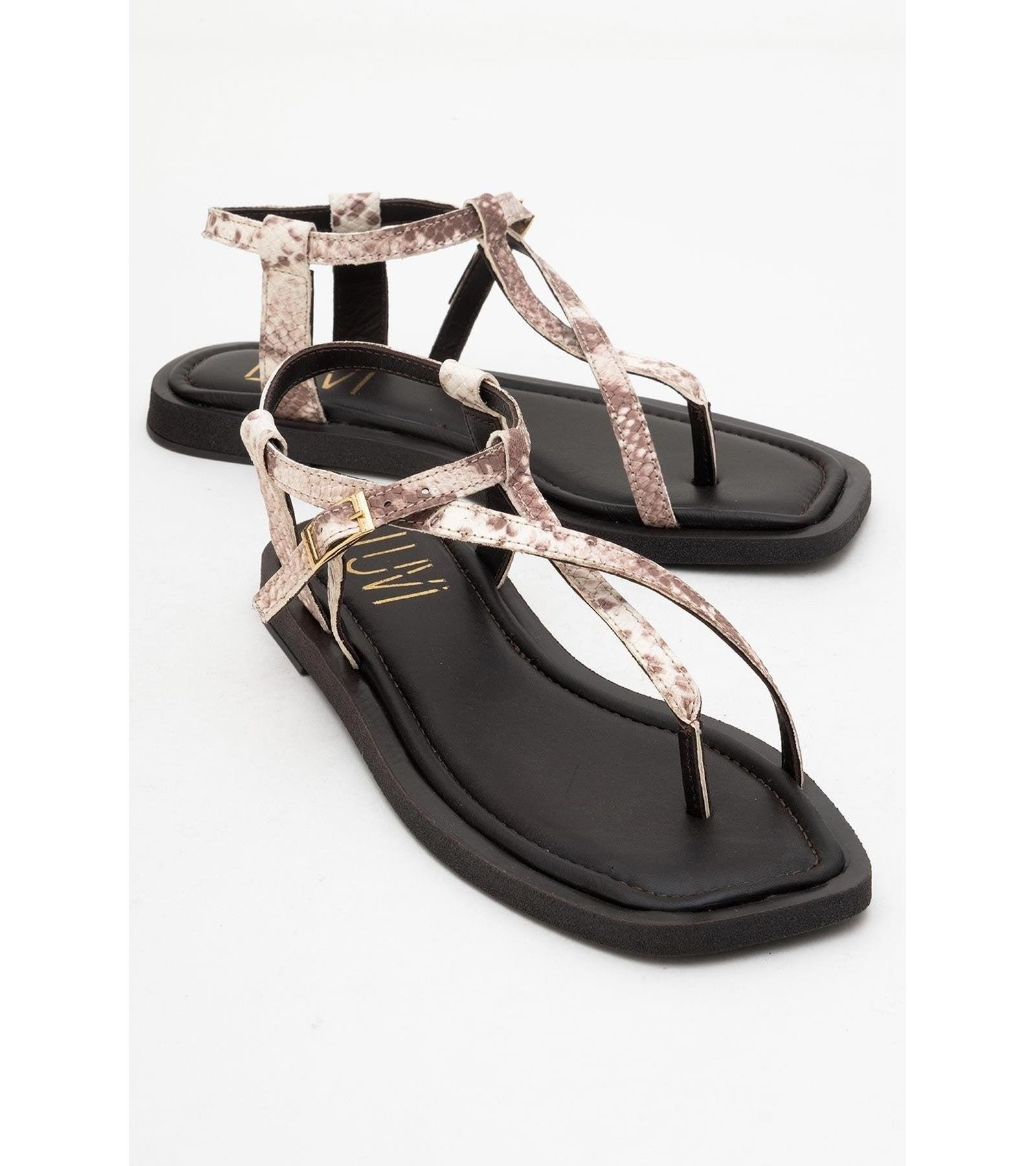 Женские кожаные сандалии Forever & Always Shoes Morgana Leather Thong