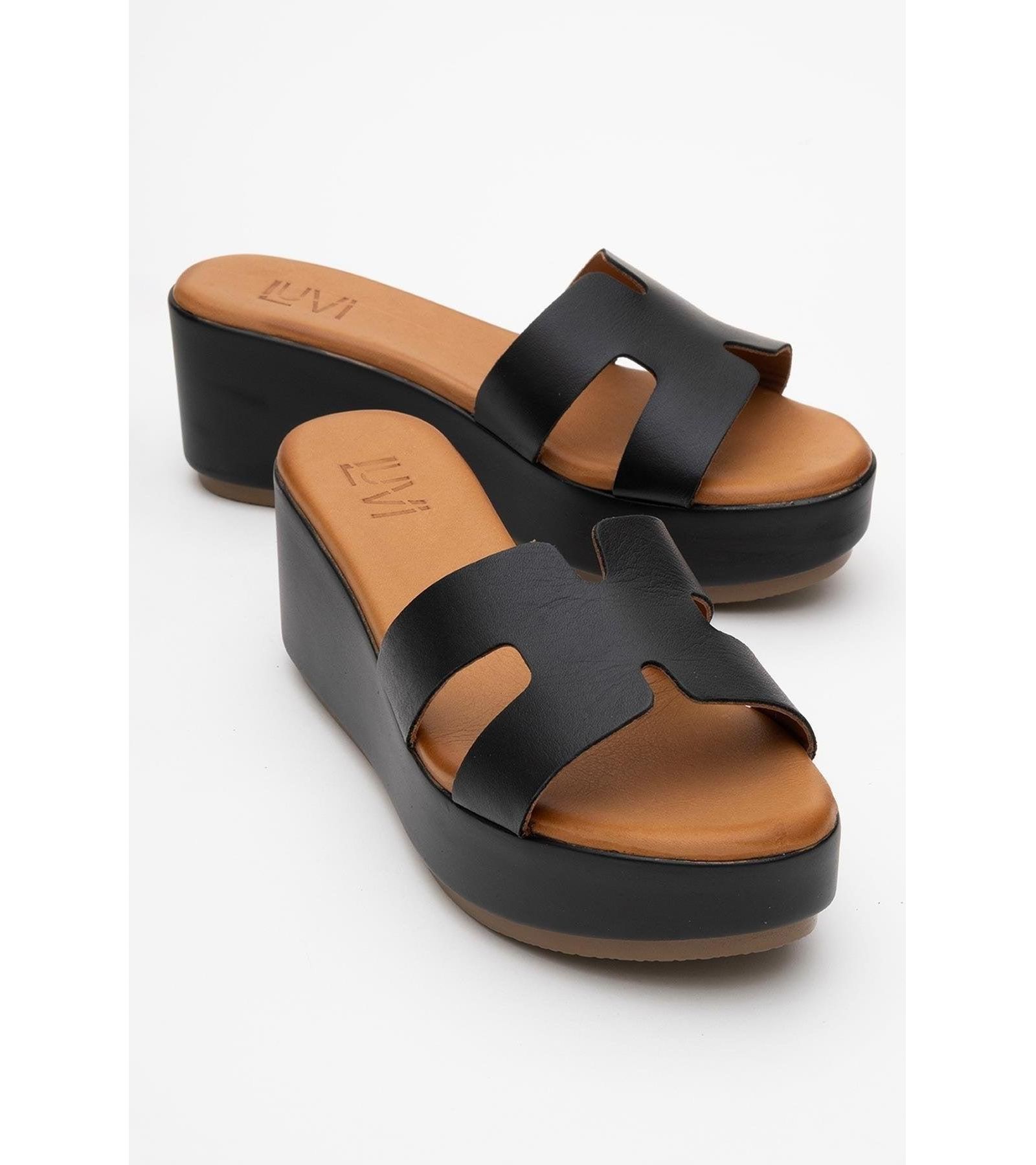 Кожаные сандалии Forever & Always Shoes Lia Platform Sandal (Women)