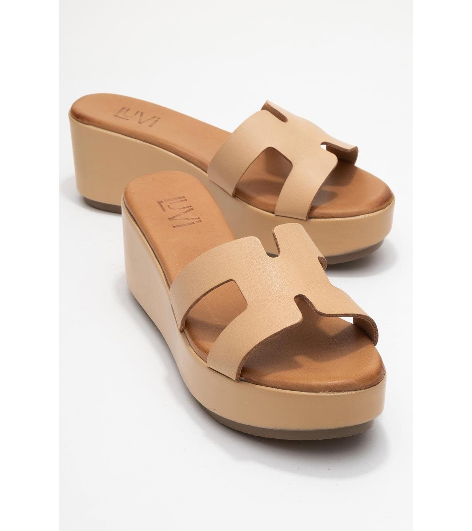Forever & Always Shoes Lia Leather Platform Sandal (Women)