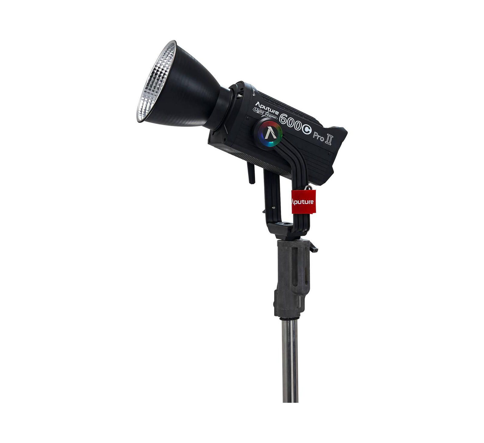 Профессиональный прожектор Aputure Light Storm 600c Pro II (A-Mount)