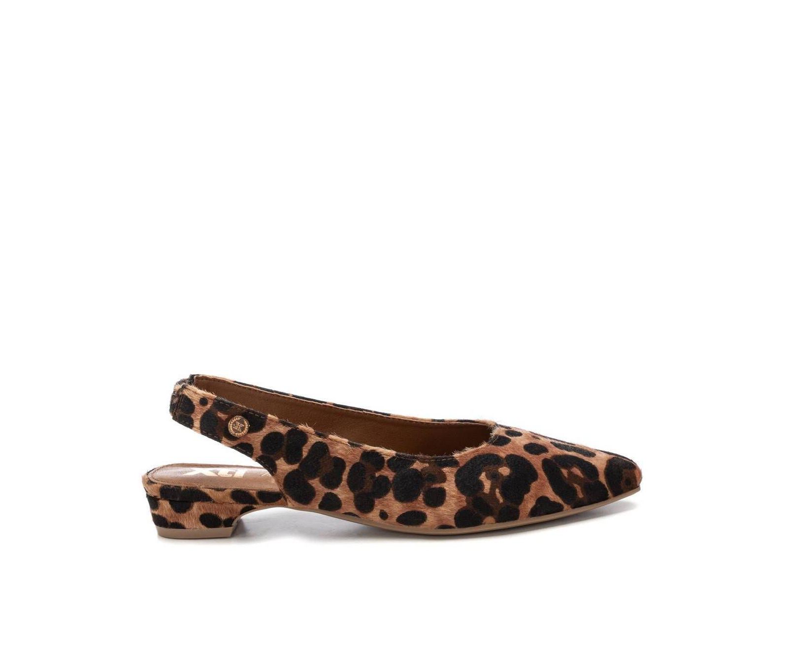 Xti Women's Tuxedo Flats