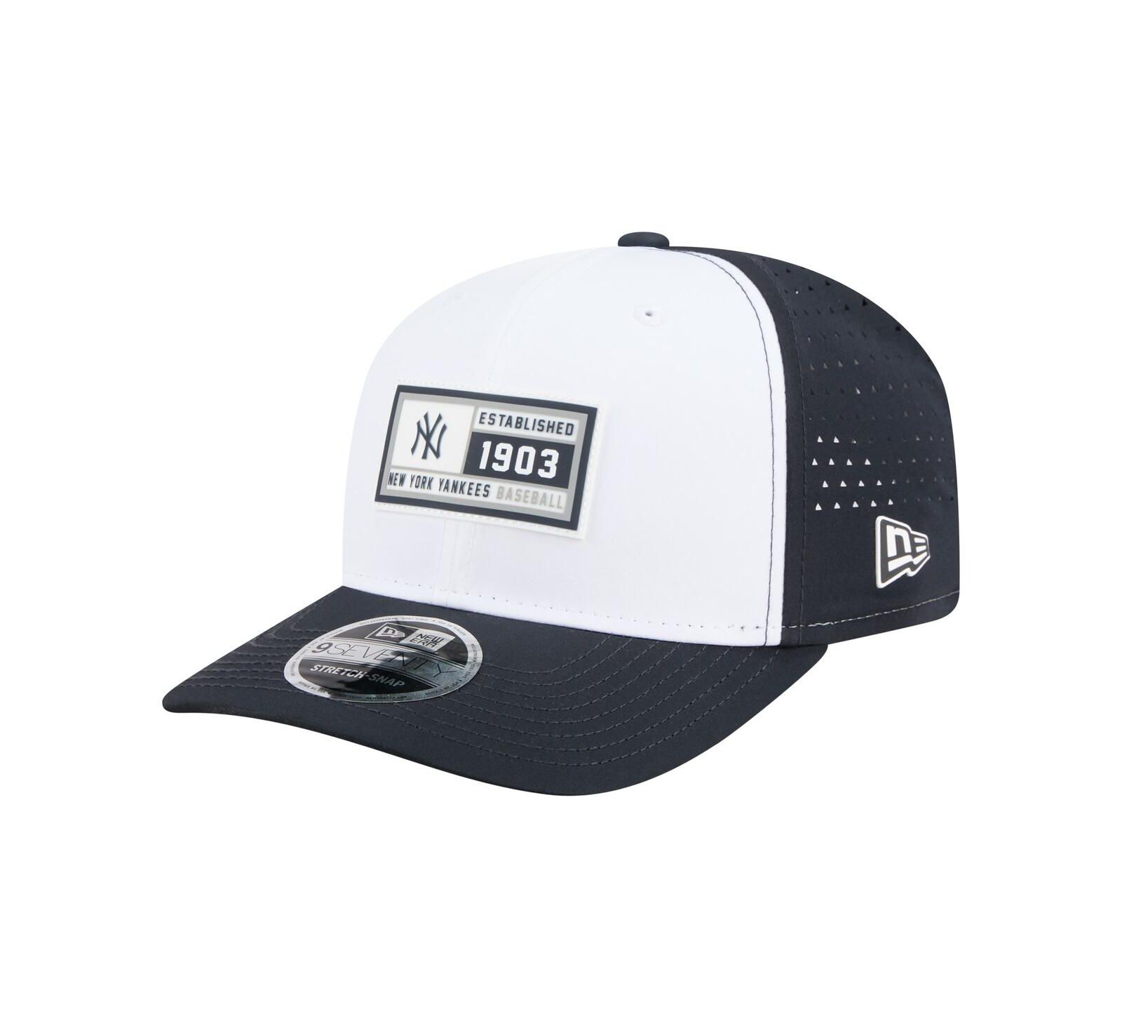New Era Men's White/Navy New York Yankees Established Patch 9SEVENTY Adjustable Hat