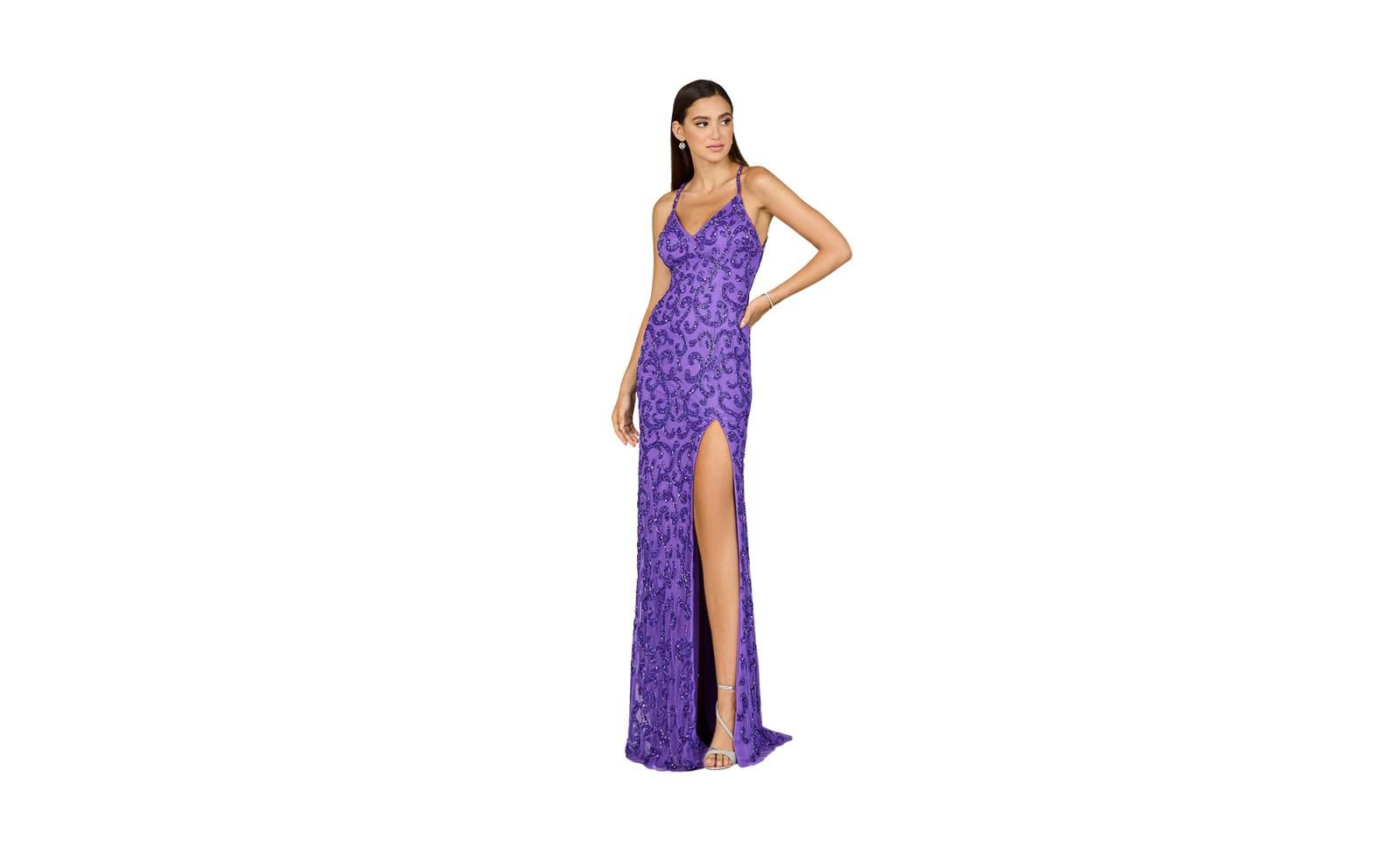 Женское вечернее платье Lara Sultry Beaded Gown с разрезом