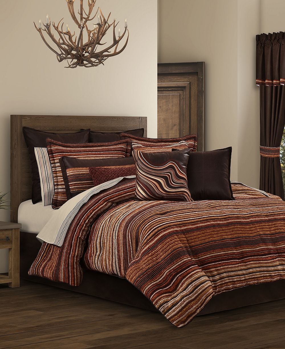 Комплект постельного белья J Queen New York Sundance Chenille Stripe, 4 предмета, размер King