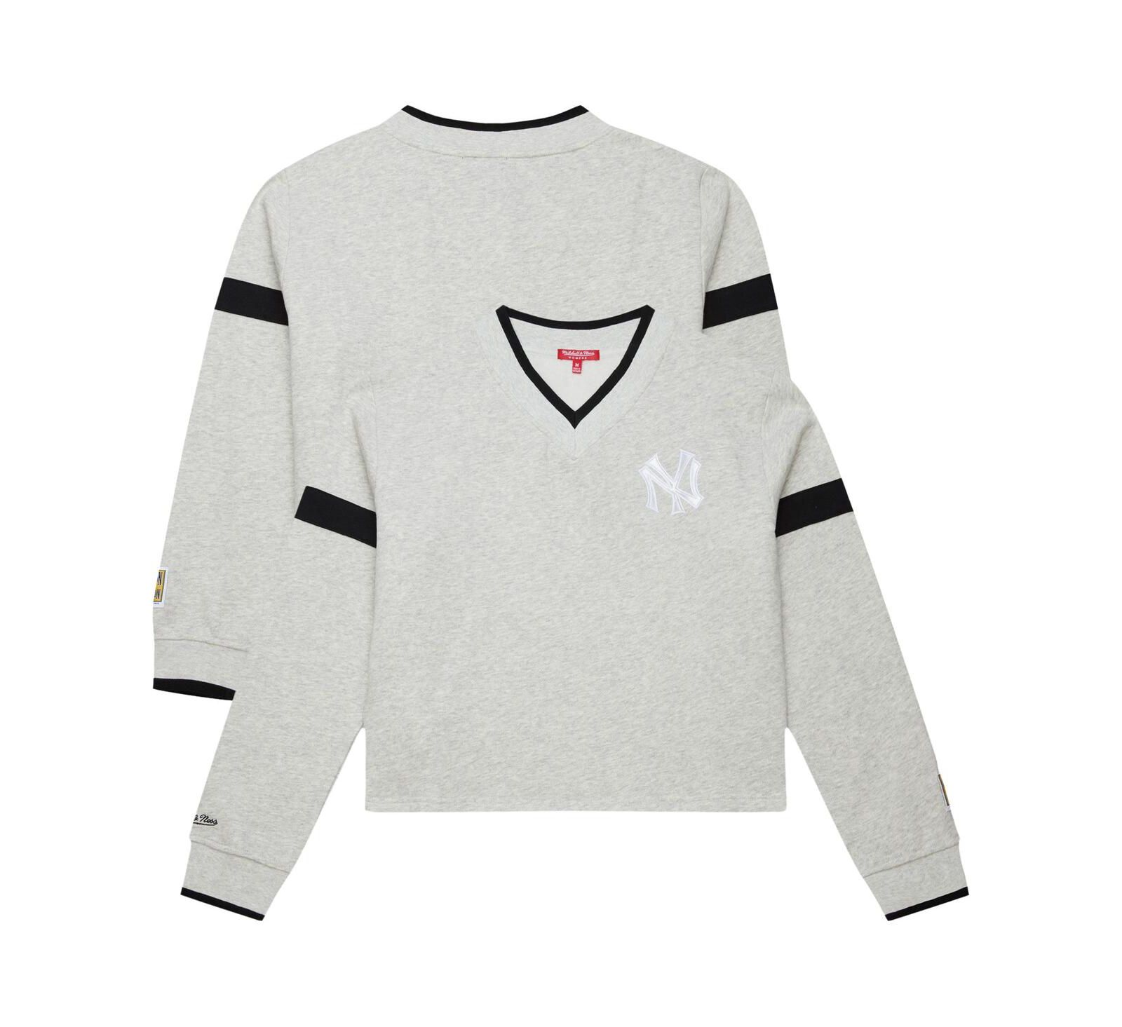 Женская свитшот Mitchell & Ness Women's Heather Gray New York Yankees Cooperstown Collection V-Neck Cropped Toggle Sweatshirt