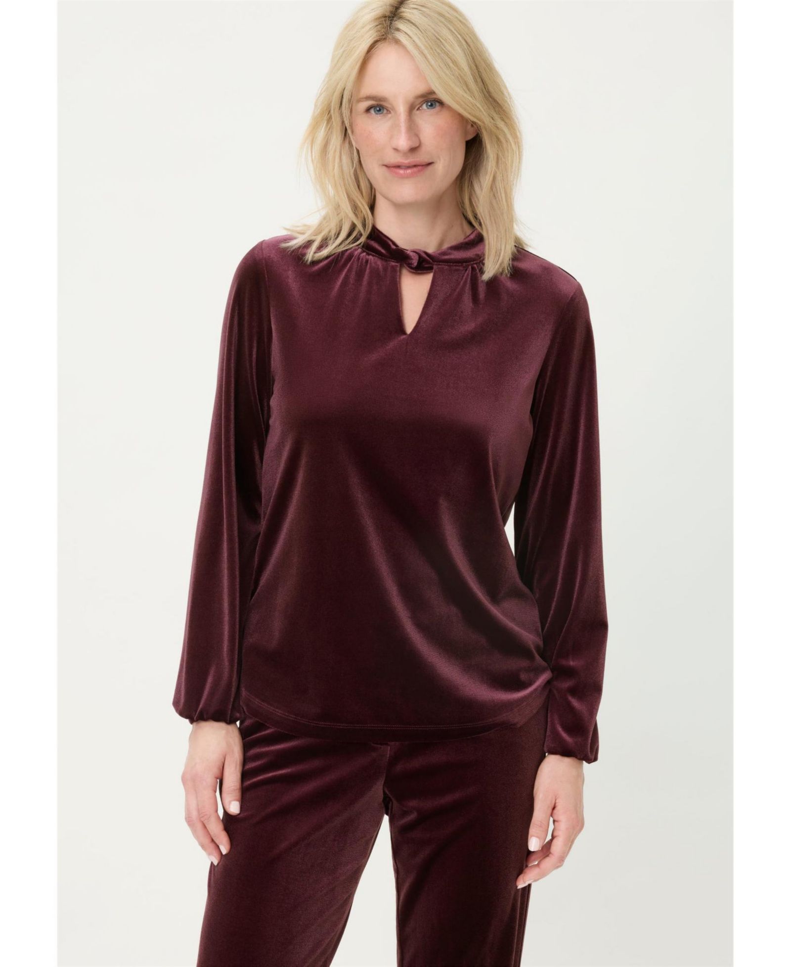 Топ Olsen Women's Velvet Peekaboo