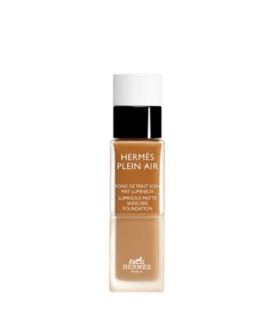61C Biscuit is a cool, amber deep beige