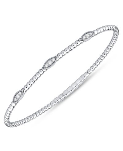 Macy's браслет Diamond Flexible Bangle (1/6 ct. t.w.) Sterling Silver