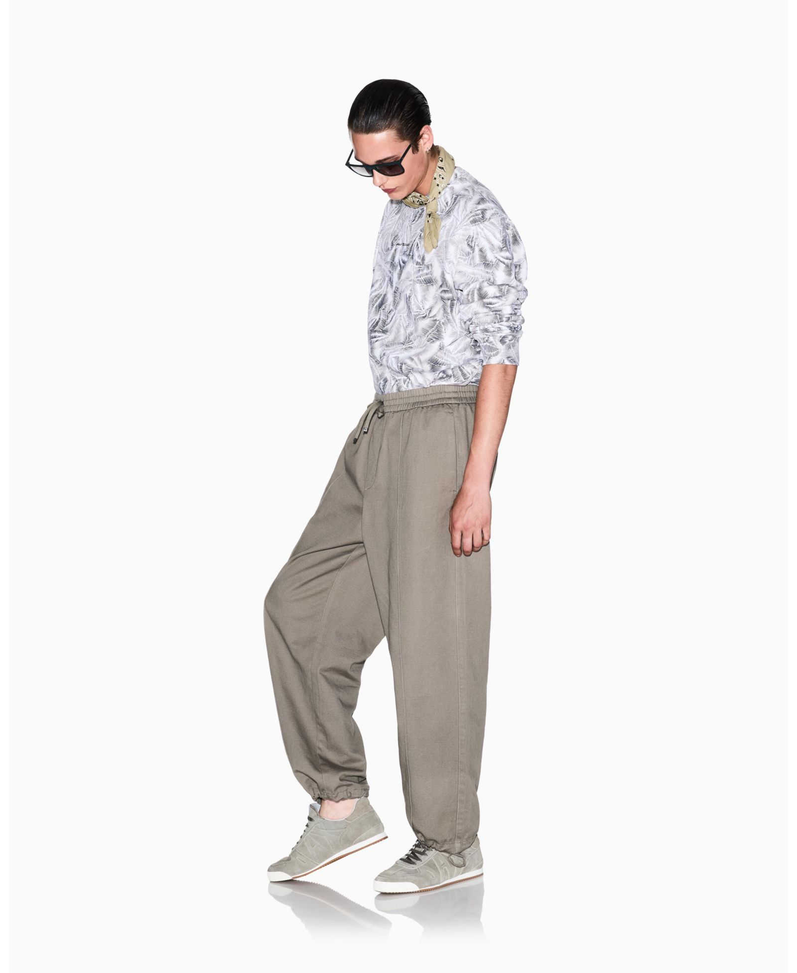 A|X Armani Exchange мужской свитшот IBIZA X с принтом листьев