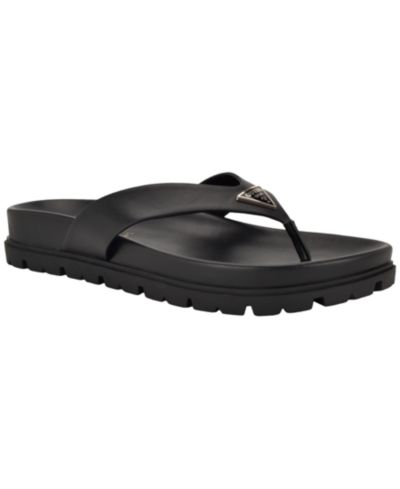 Женские сандалии GUESS Women's Davelle Thong Slip-On Lug Sole