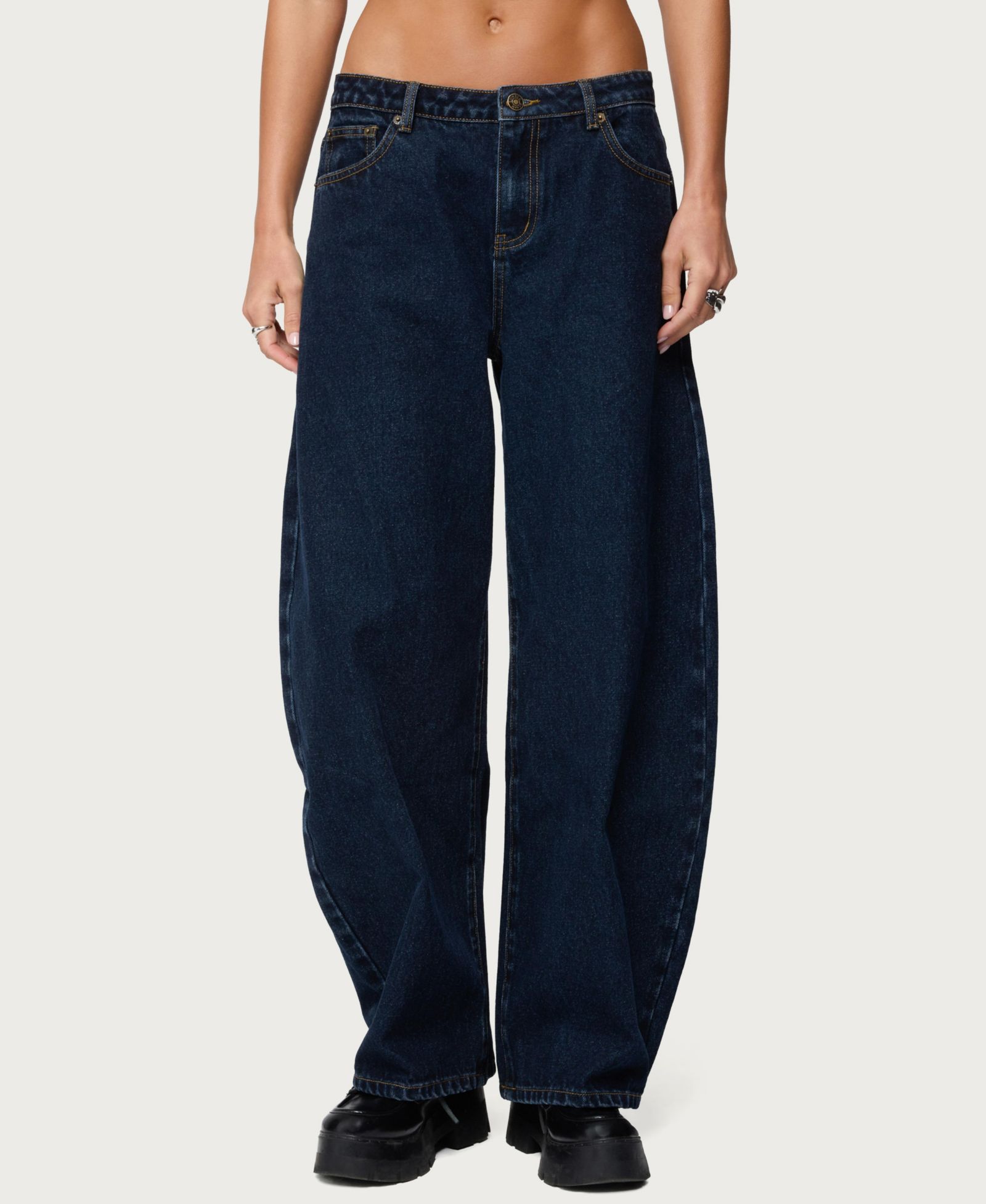 Edikted Women's Jillian Low Rise Oversized Barrel Jeans
