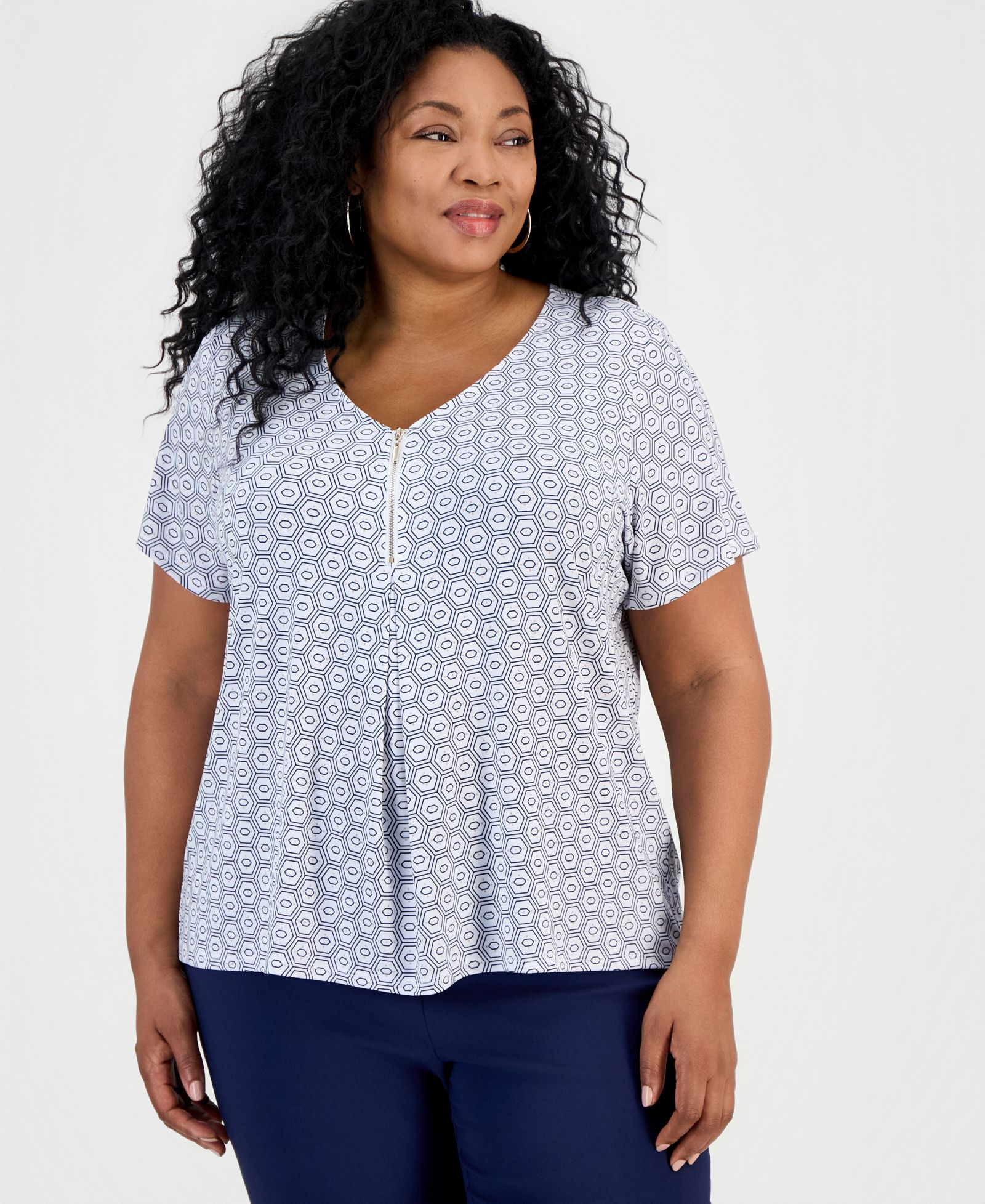 JM Collection Plus Size топ с V-образным вырезом и молнией Simple Tiles