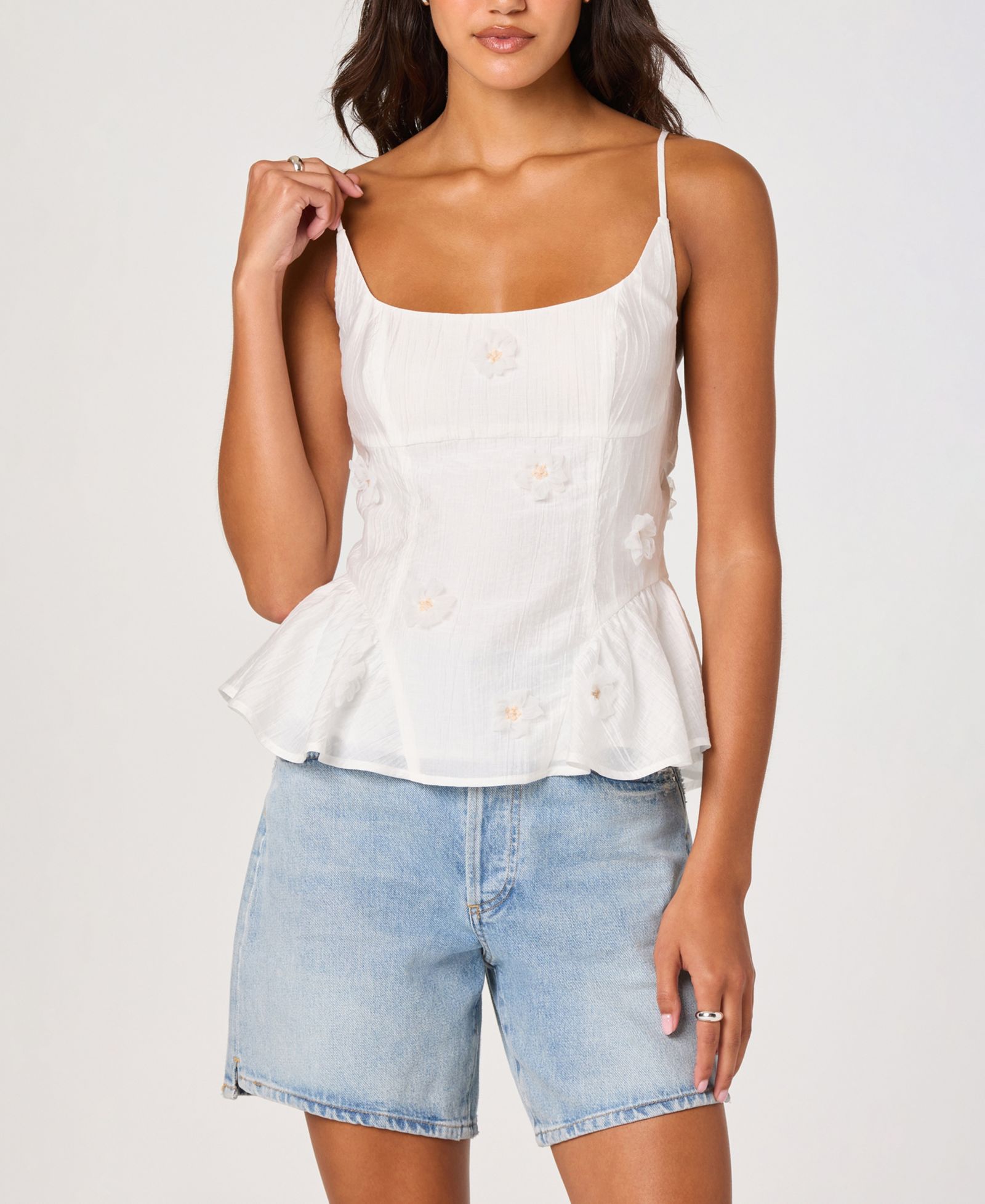 ASTR the Label Women's Sleeveless Tie-Back Top