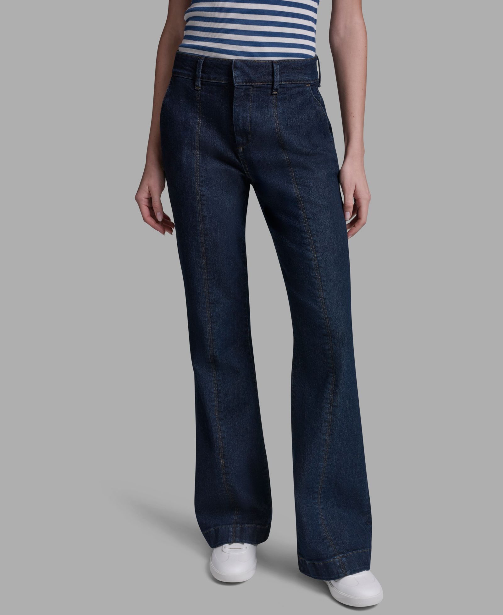 BCBG Женские джинсы flared Mid-Rise