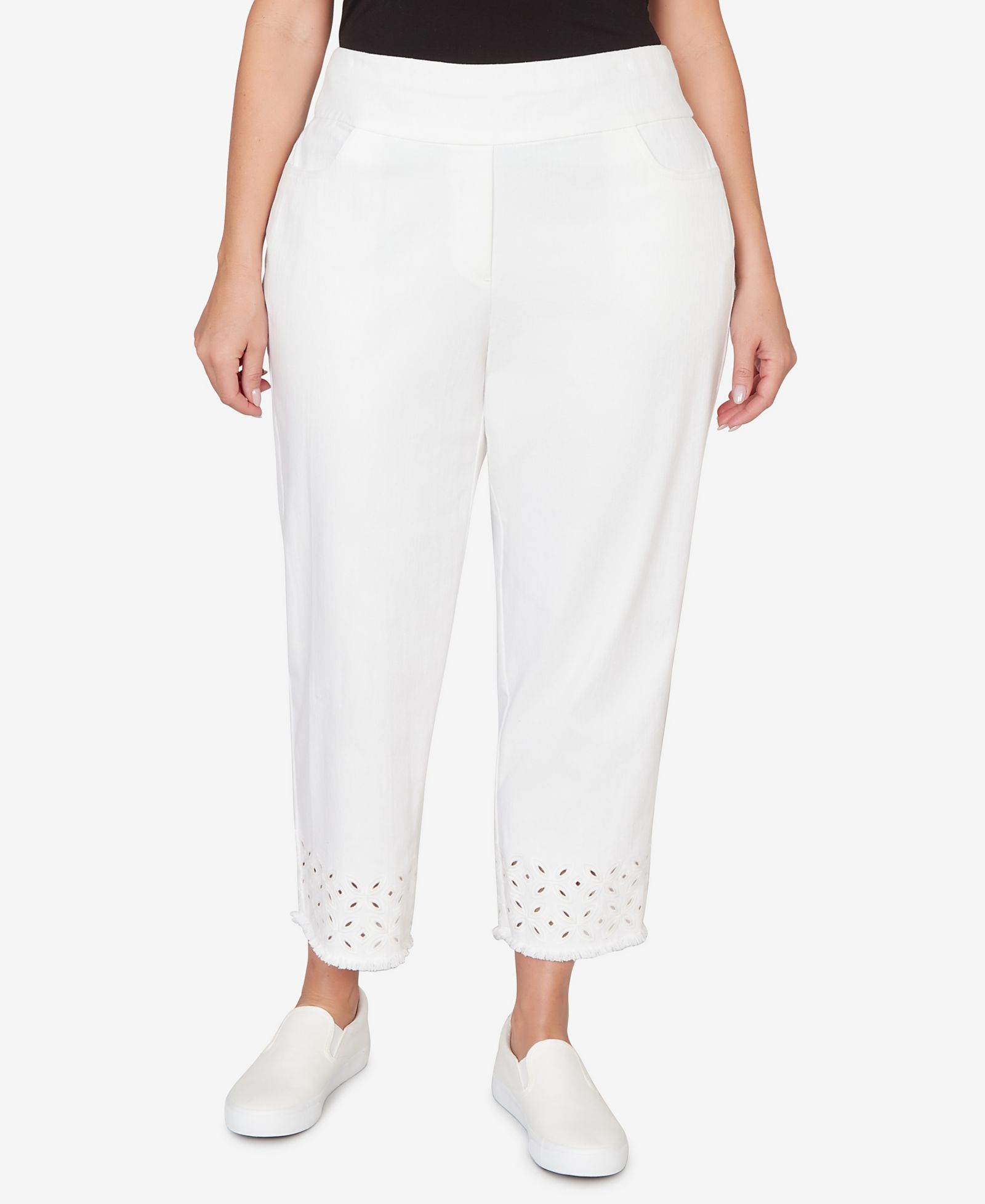 Брюки Alfred Dunner Plus Size Mykonos Geometric Embroidered Super Stretch Denim Ankle