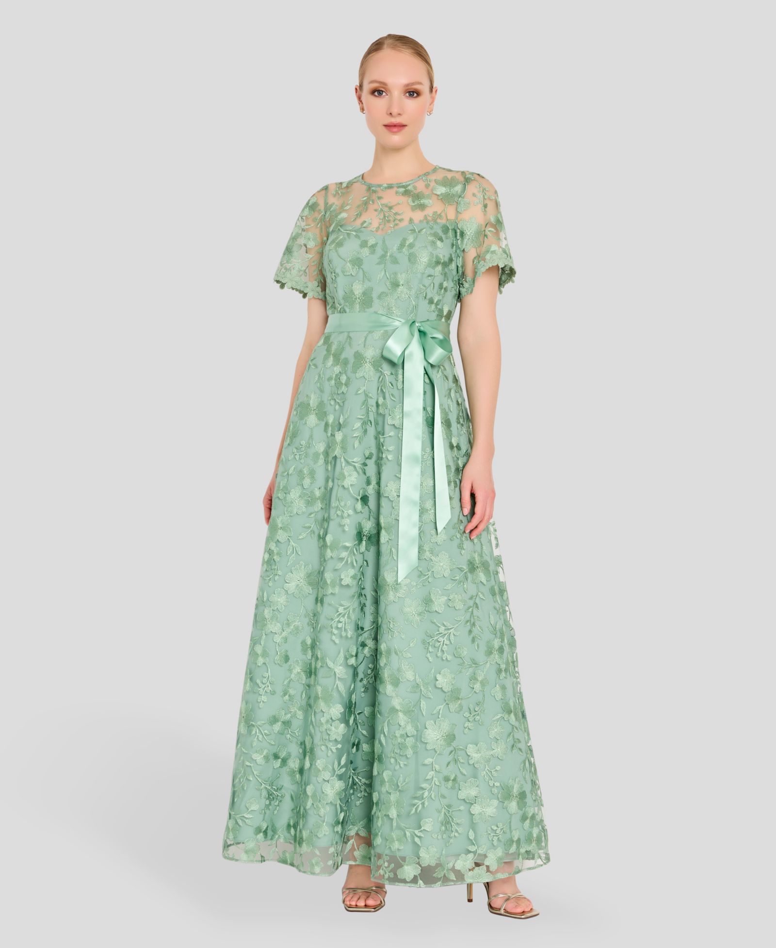 Tahari ASL Women's Short-Sleeve Embroidered Gown
