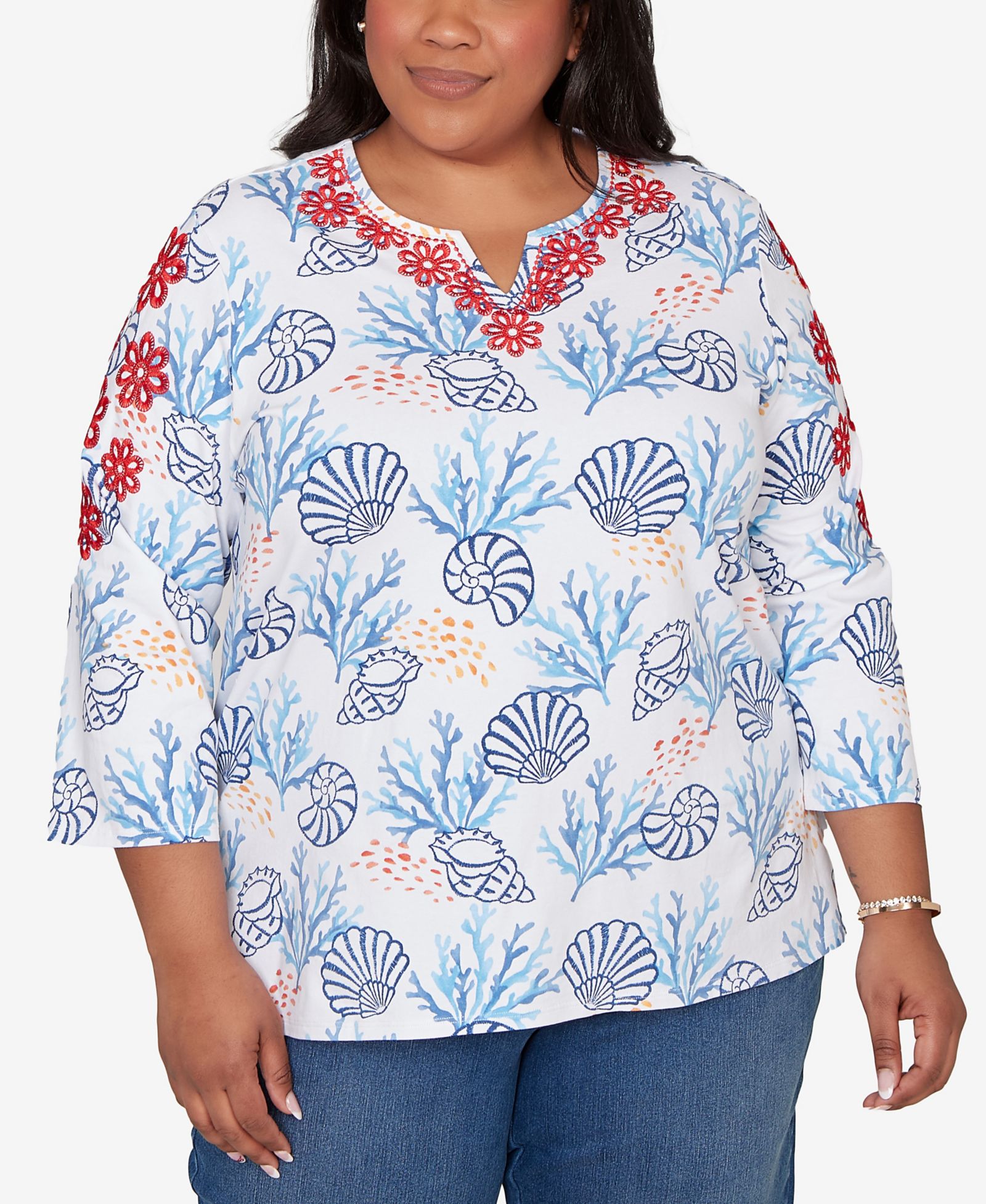 Alfred Dunner Plus Size Топ с вышивкой Port Side Shell Print