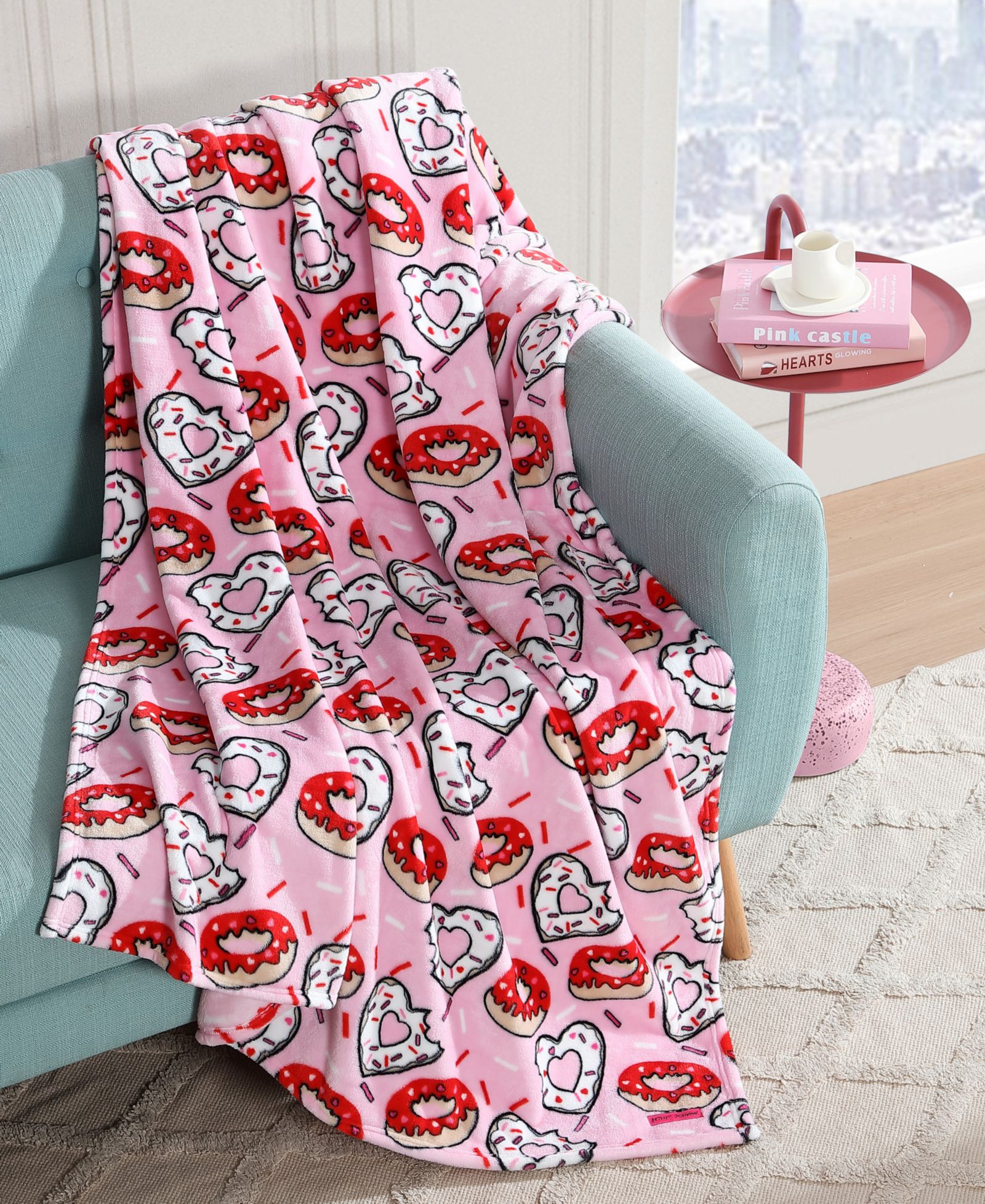 Betsey Johnson ультрамягкий плюшевый флисовый плед, 50" x 70"