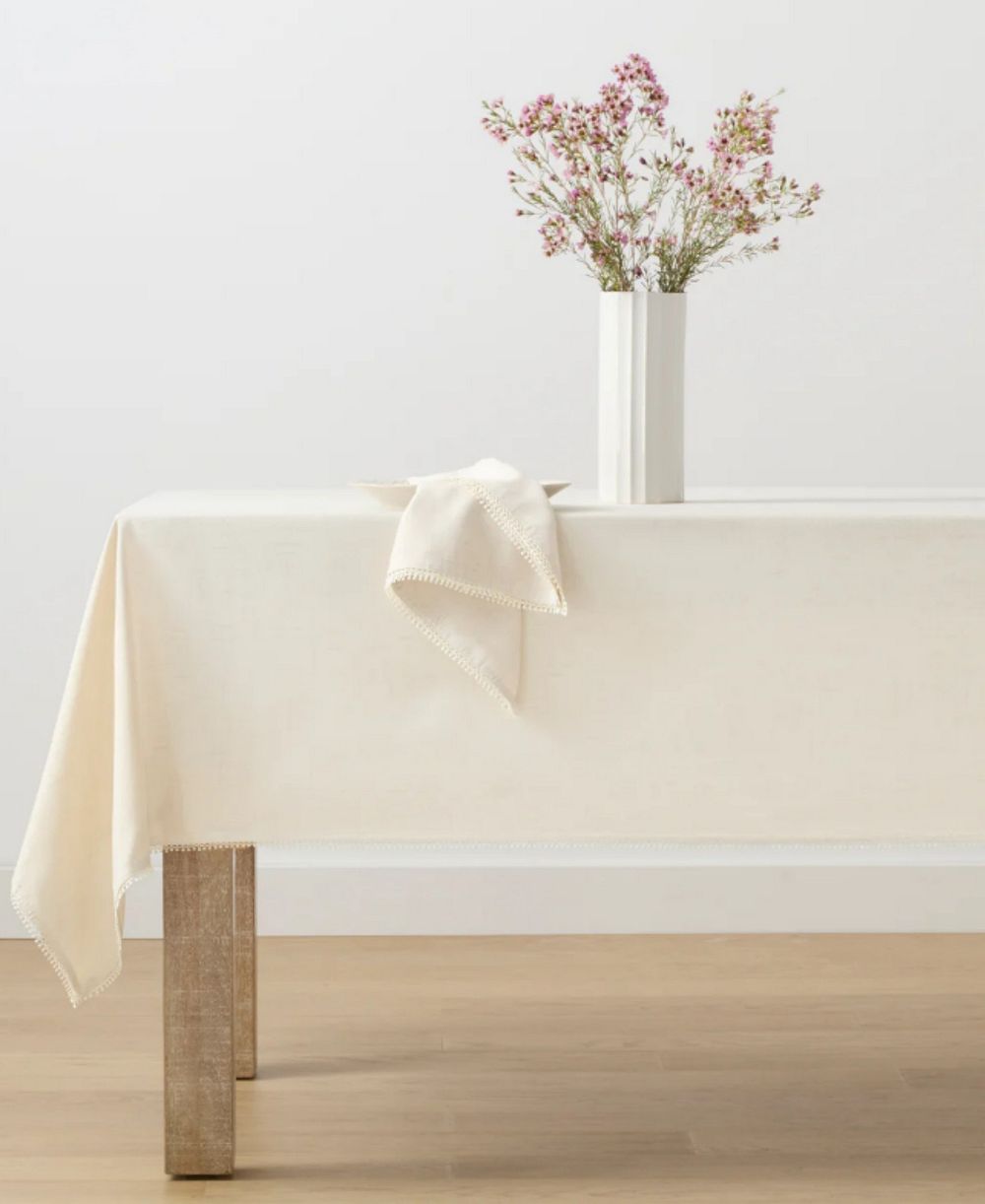 Lenox French Perle 60" x 102" Tablecloth