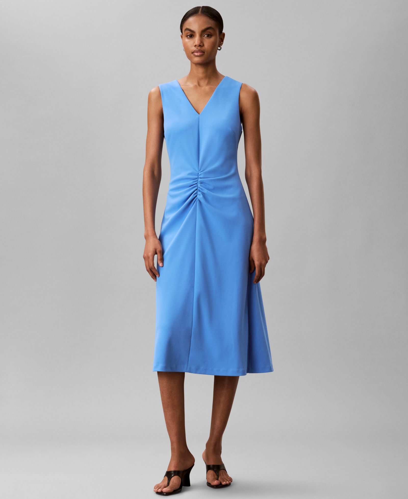 Женское платье Calvin Klein Sleeveless V-Neck Fit & Flare