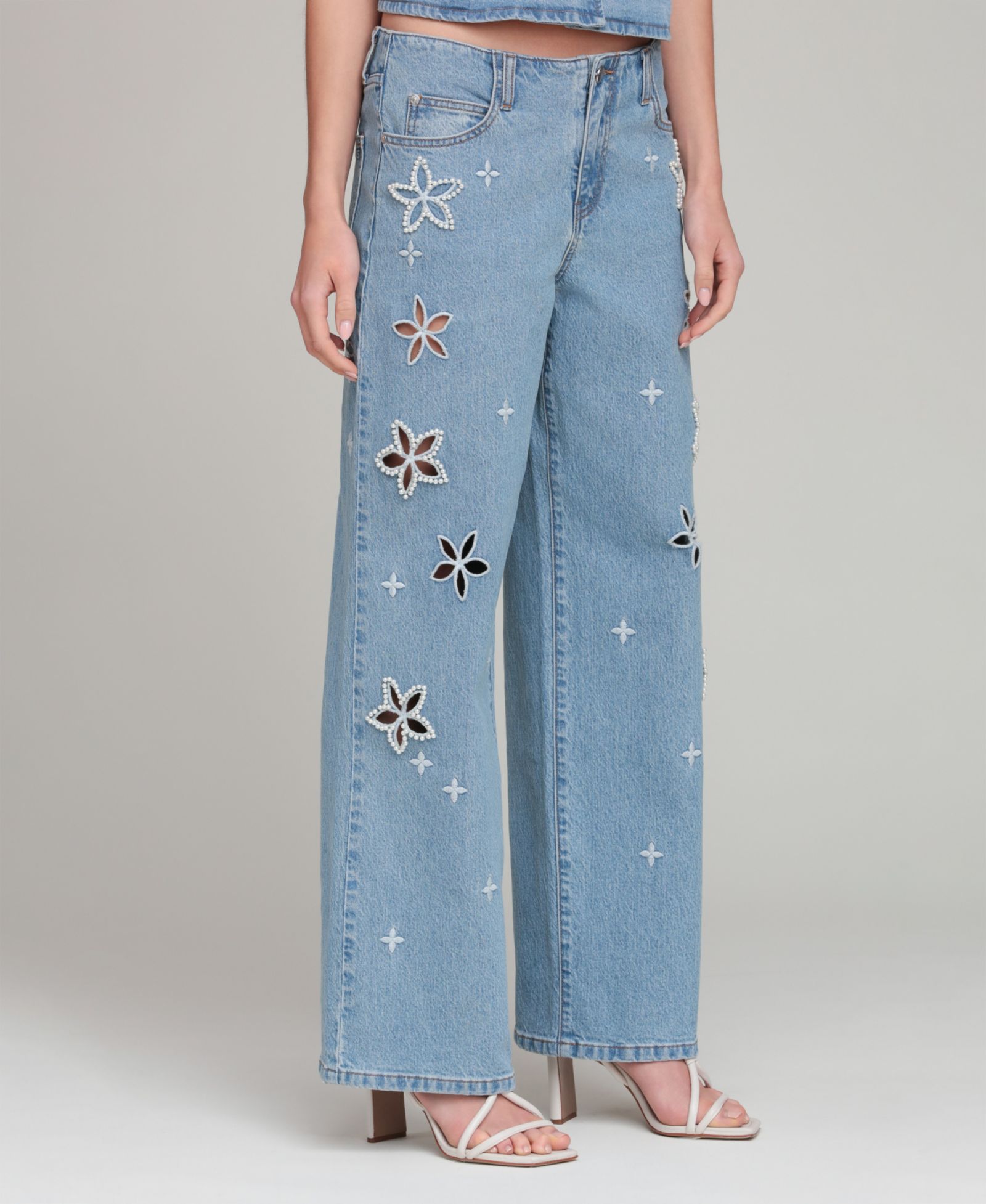 Avec Les Filles Women's Mid-Rise Floral Cutout Jeans