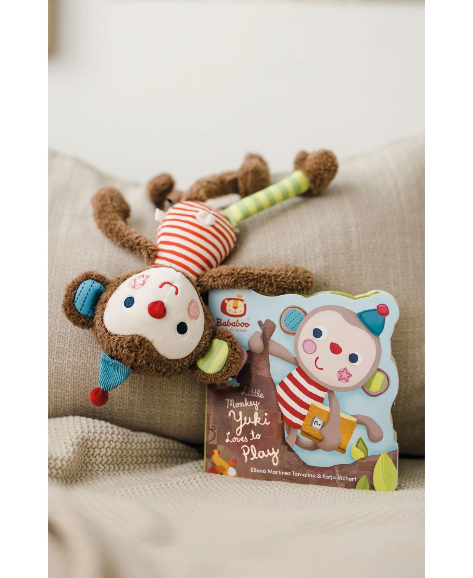 Набор из плюшевой игрушки и книги Bababoo And Friends Yuki, 2 предмета