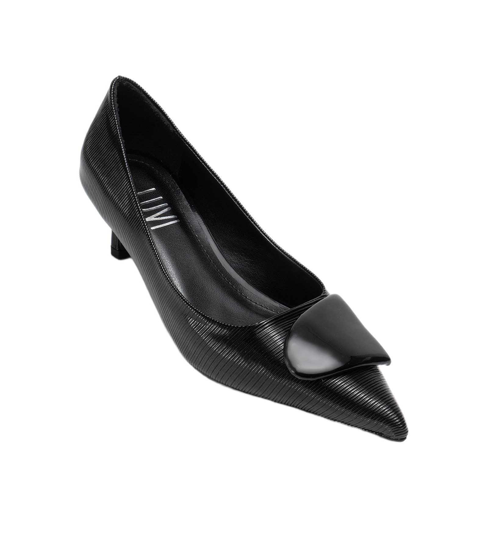 Женские туфли-лодочки Prologue Shoes Women's Briana Buckle Pointed Toe Pump