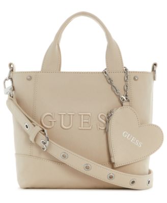 Маленькая сумка GUESS Sasha с подвеской в виде сердца