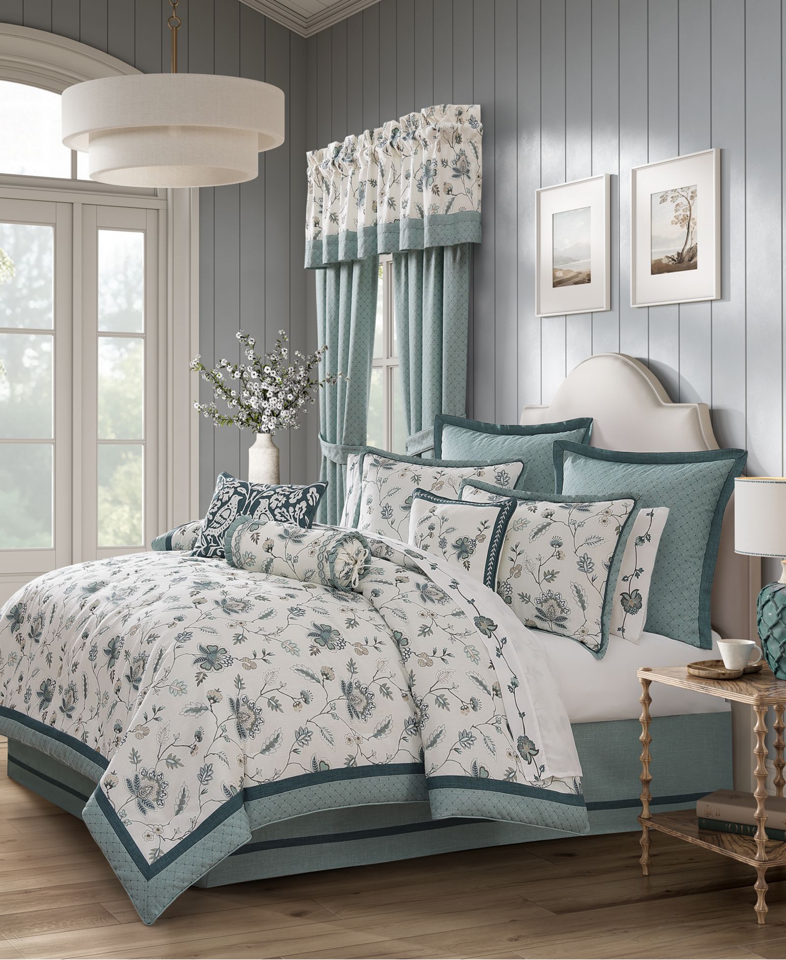 J Queen New York набор покрывал с вышивкой Blossom View 4-Pc. Queen