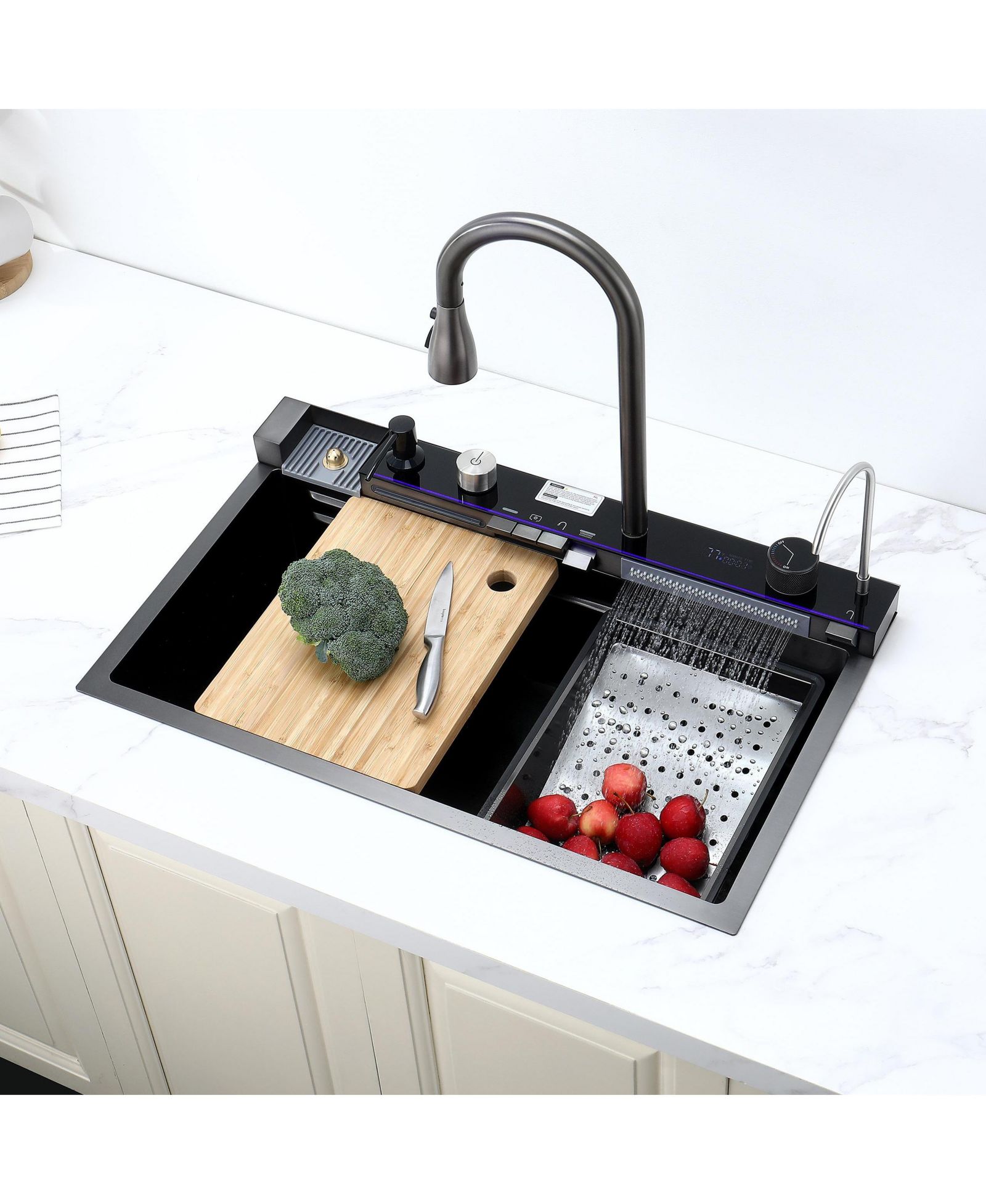 BUSDAYS 304 Stainless Steel Pull-Out Kitchen Sink, Single Bowl Waterfall Vegetable Washing Basin