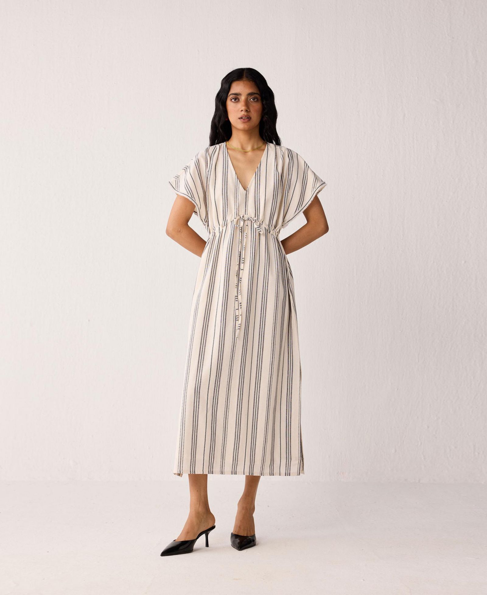 Женское платье Reistor Women's Maxi Gathered Dress with Side Slits in Stripes