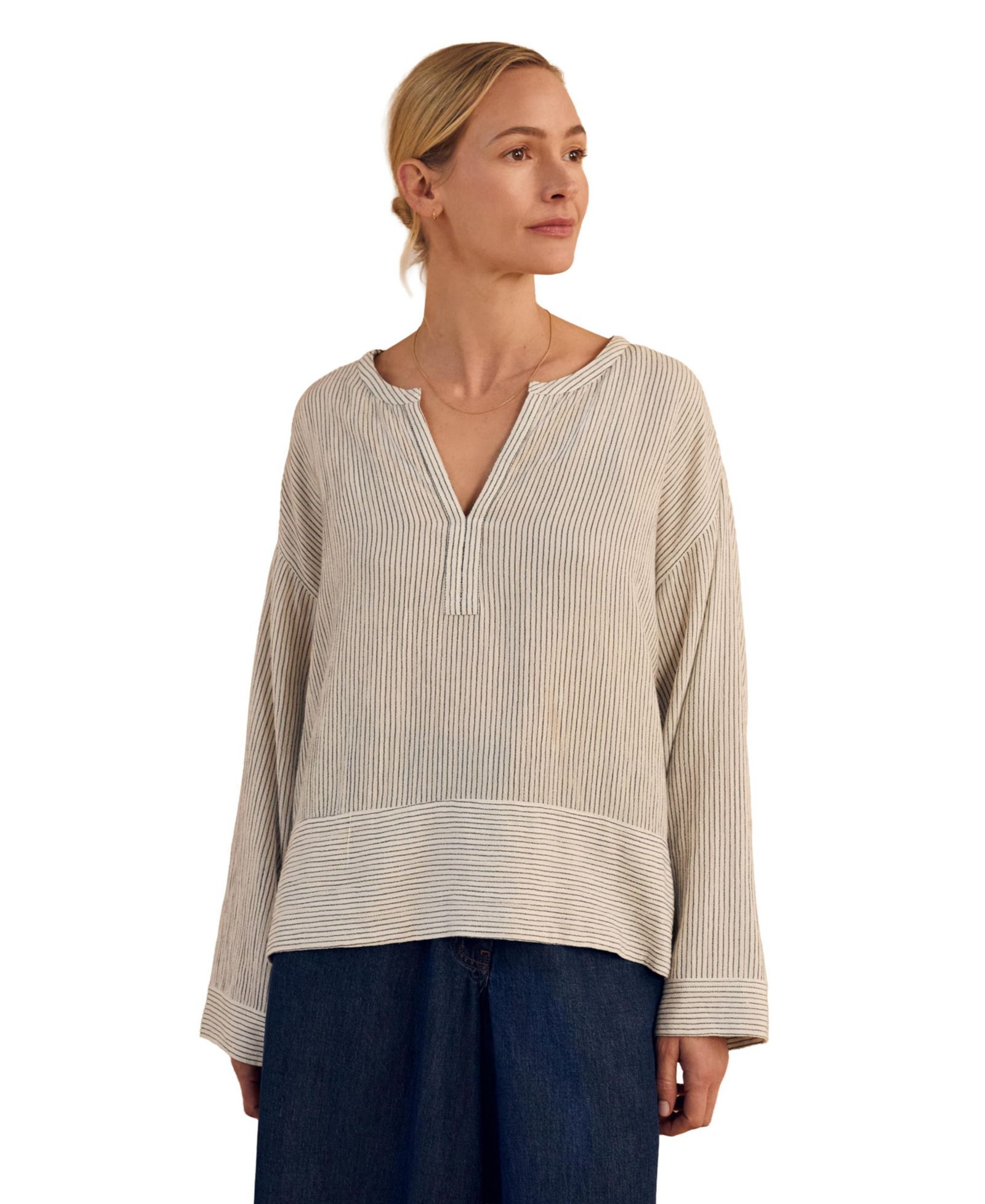 Женский топ Celtic & Co. V Neck Relaxed Swing Top
