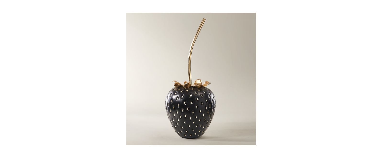 Z Gallerie Grand Strawberry Decorative Objects