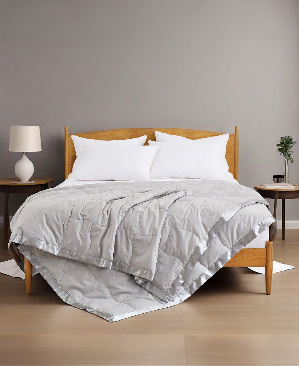 UNIKOME Ultra Lightweight Down Feather Comforter, Full/Queen
