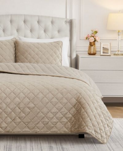 BCBG Maeve Embossed Plush 3-Piece Quilt Set, Full/Queen