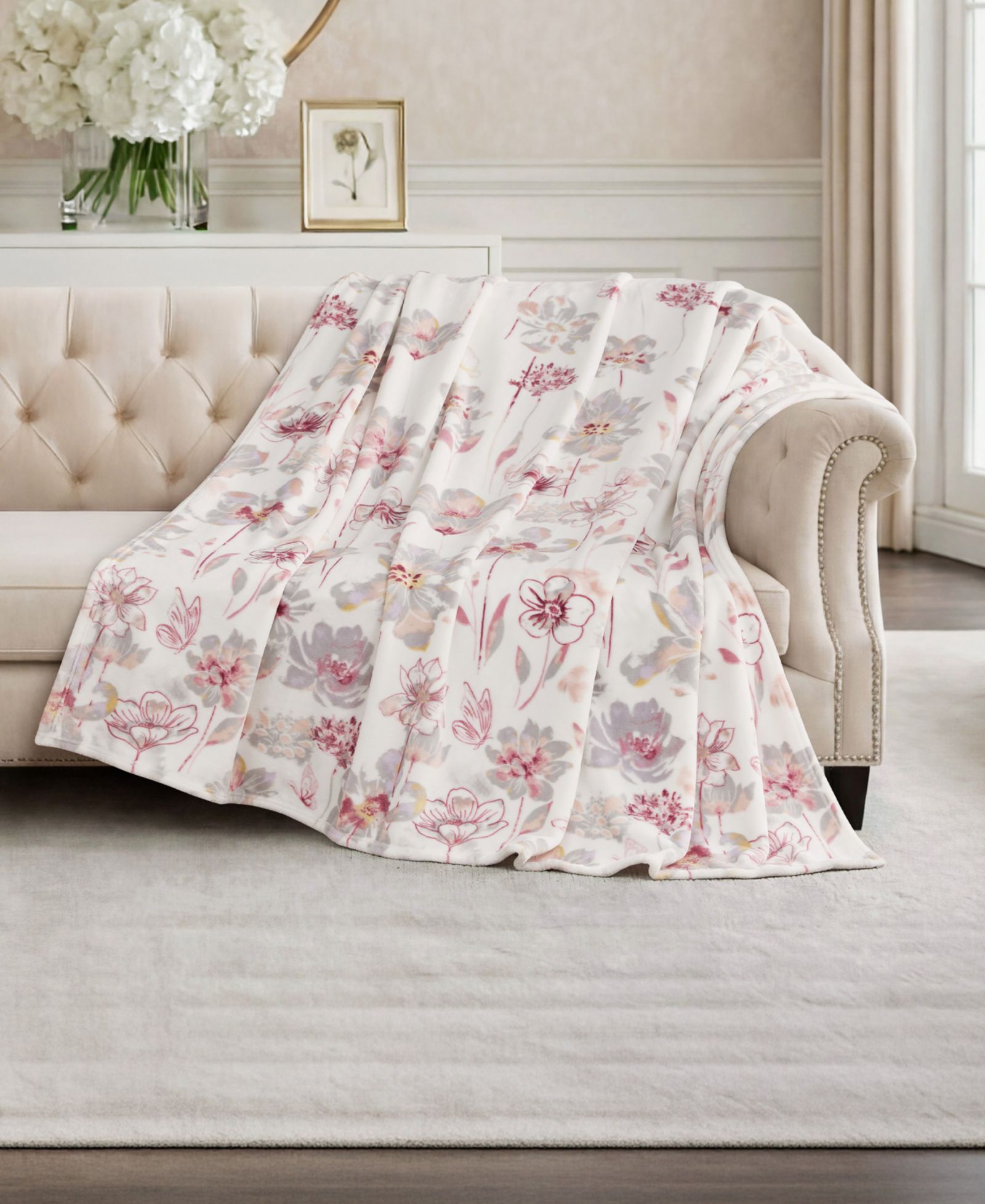 BCBG Плед Oversized Plush, 60" x 70"