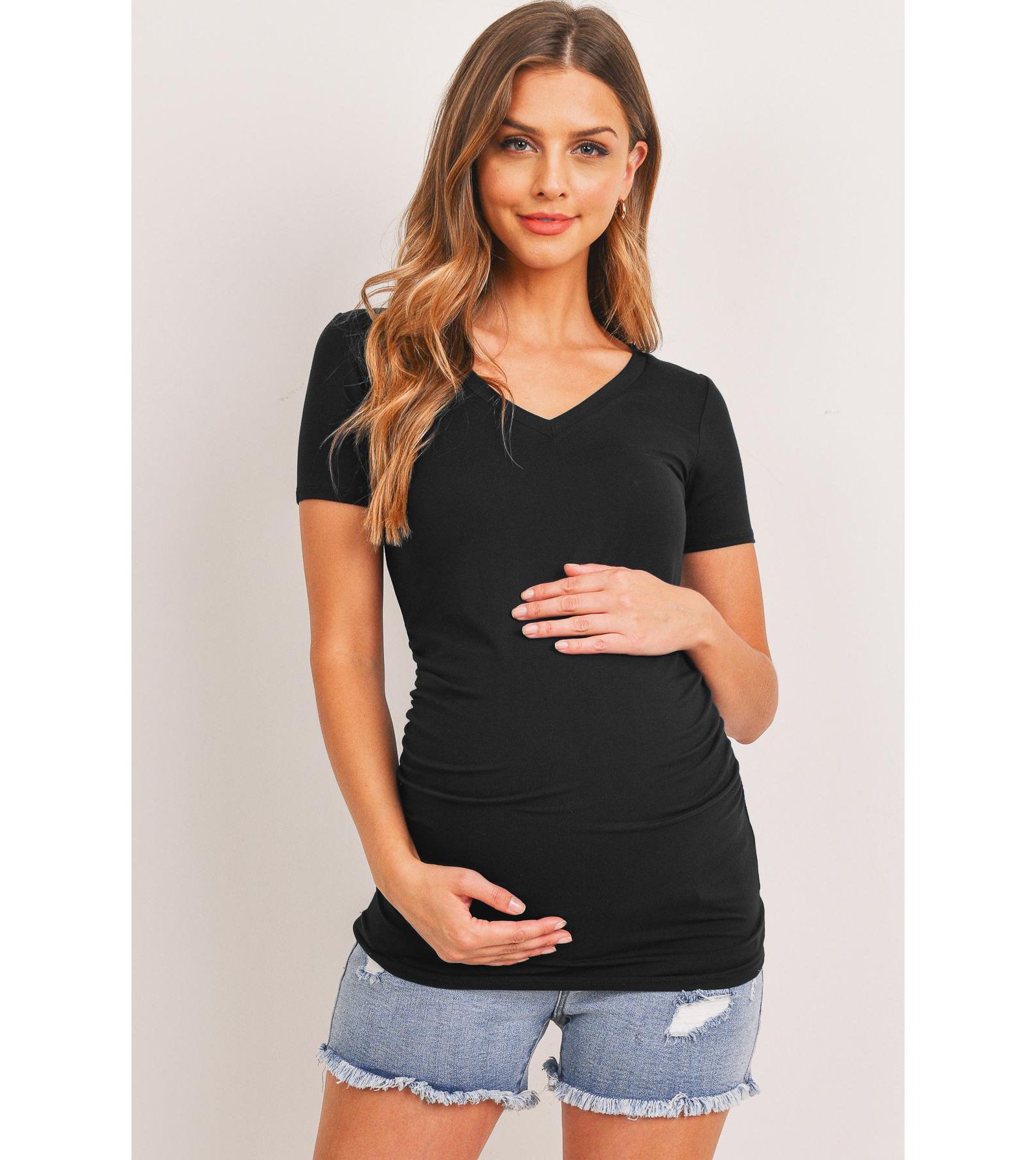 Женский приталенный топ Hello Miz Maternity Fitted V-Neck Side Ruched Top