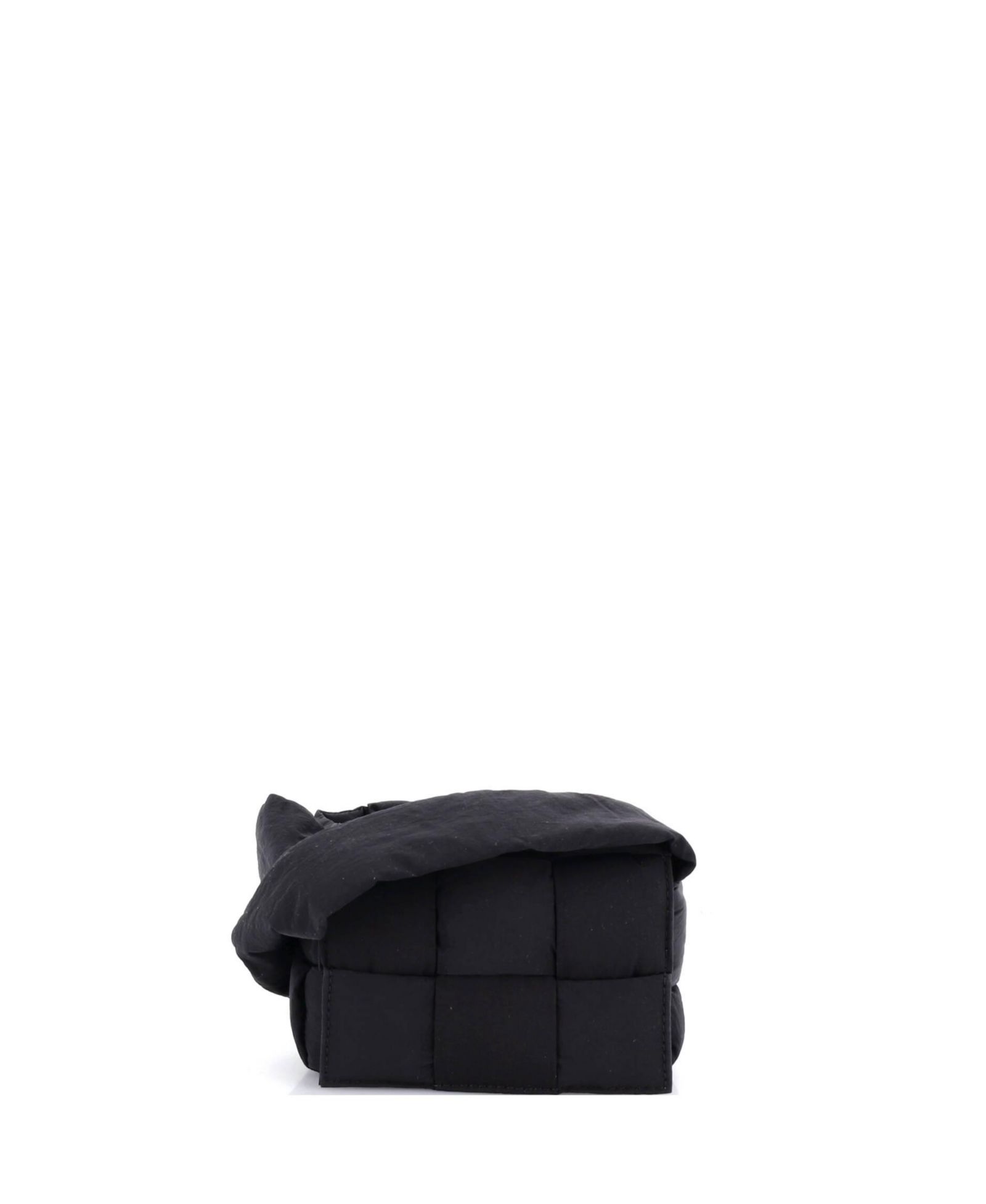 Б/у кроссбоди сумка Bottega Veneta Extra Mini Cassette Maxi Intrecciato Nylon