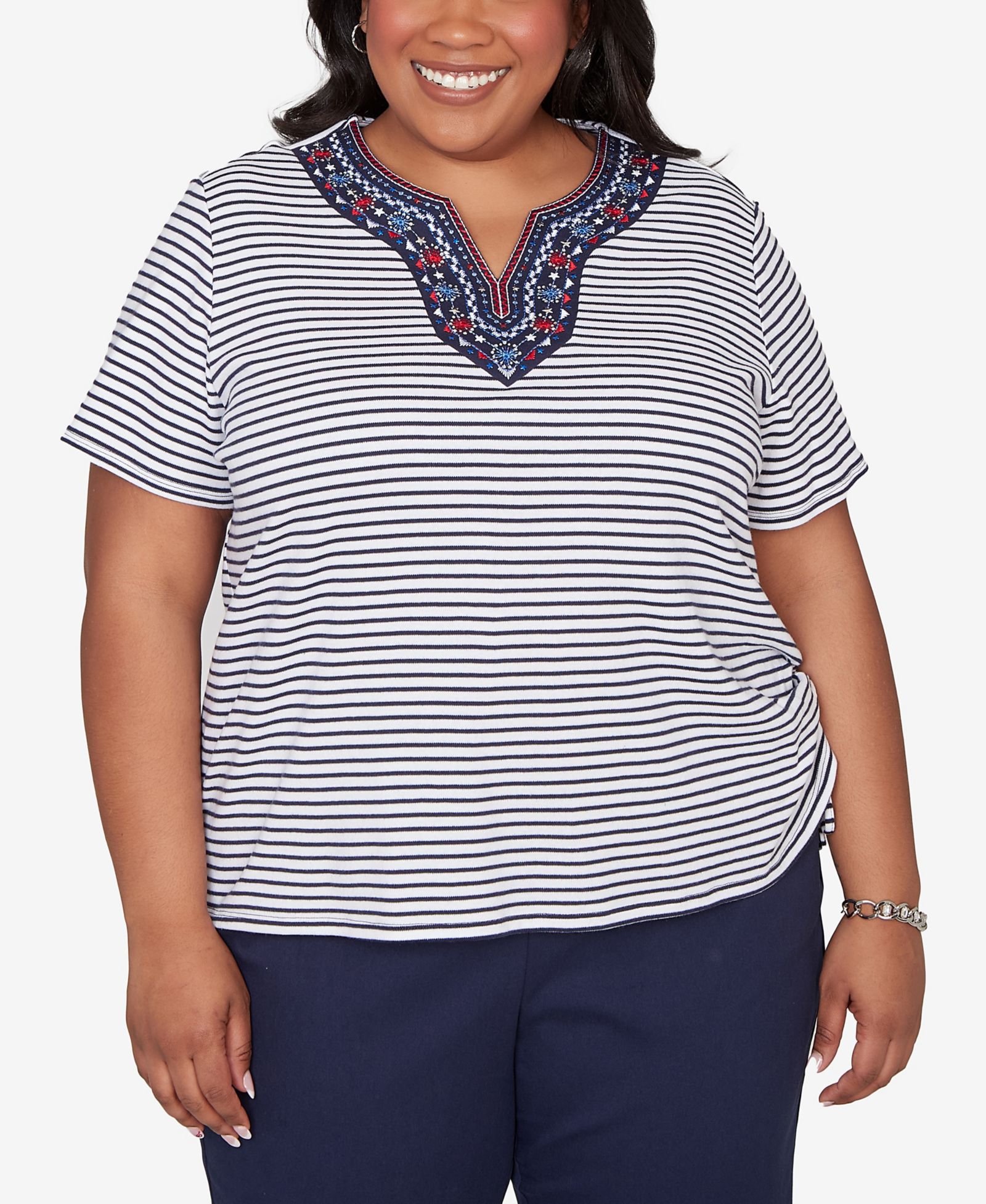 Alfred Dunner Plus Size Lady Liberty вышитый топ с завязками на боках