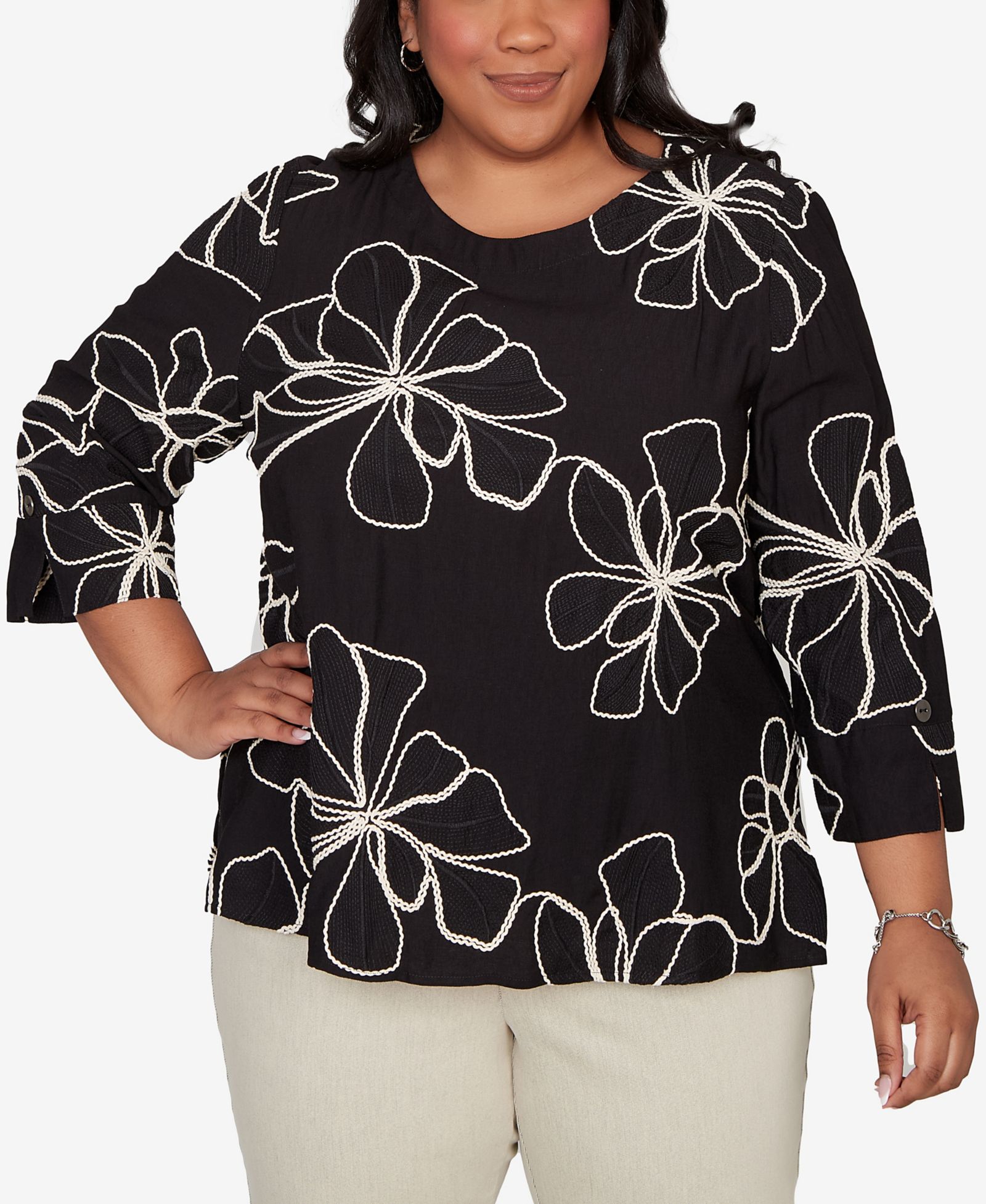 Женский топ Alfred Dunner Plus Size Detail Driven Flower Soutache Three Quarter-Sleeve