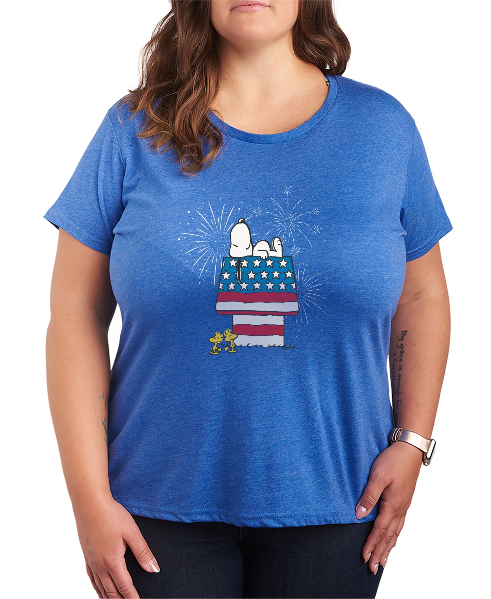 Футболка с коротким рукавом Hybrid Apparel Plus Size Peanuts Dog House Fireworks Graphic