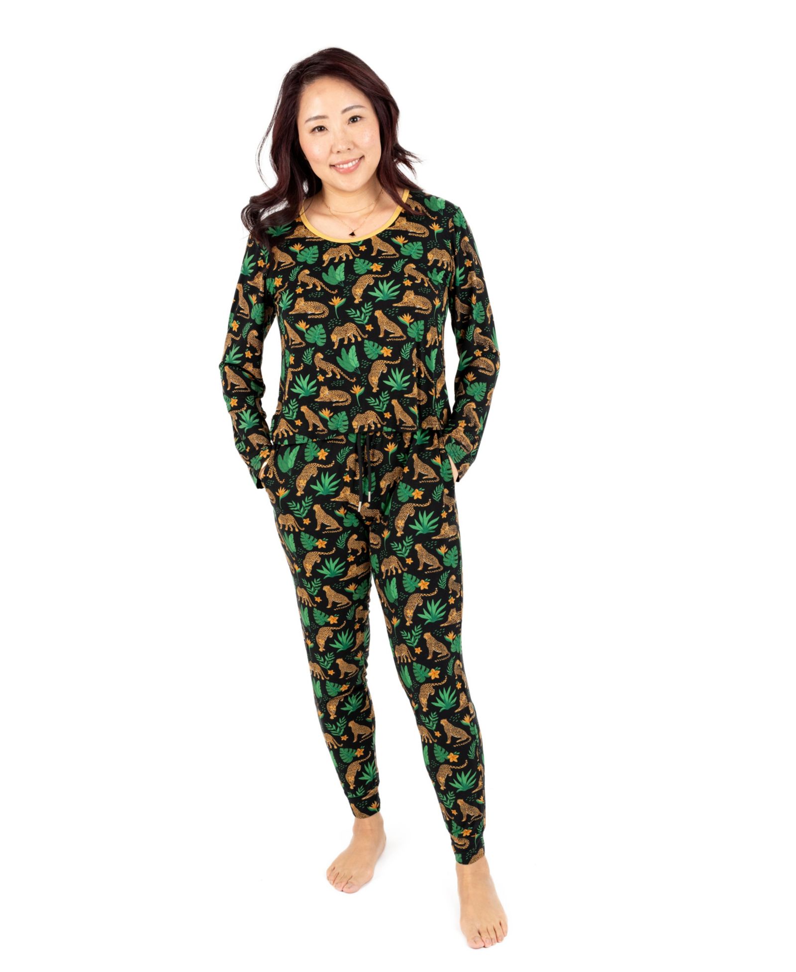 Leveret Women's Matching Family Two-Piece Cooling Bamboo Viscose Long Sleeve Pajamas - Nature and Wildlife Print