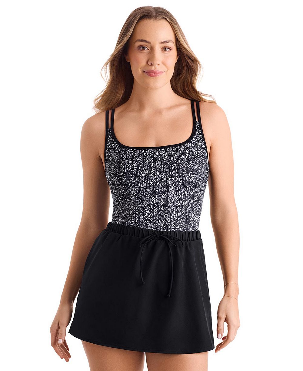 Женский слитный купальник ShapeSolver Sport Skirted Runaround One-Piece