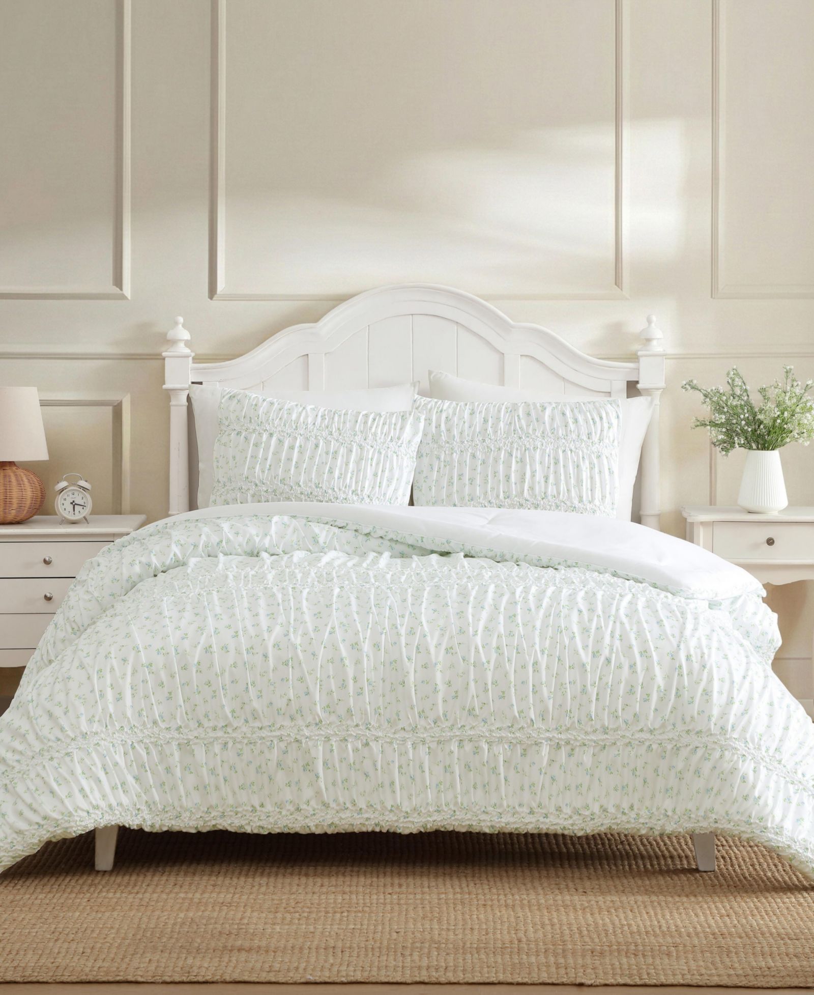 Laura Ashley Rosebuddies Microfiber 2-Piece Comforter Set, Twin XL