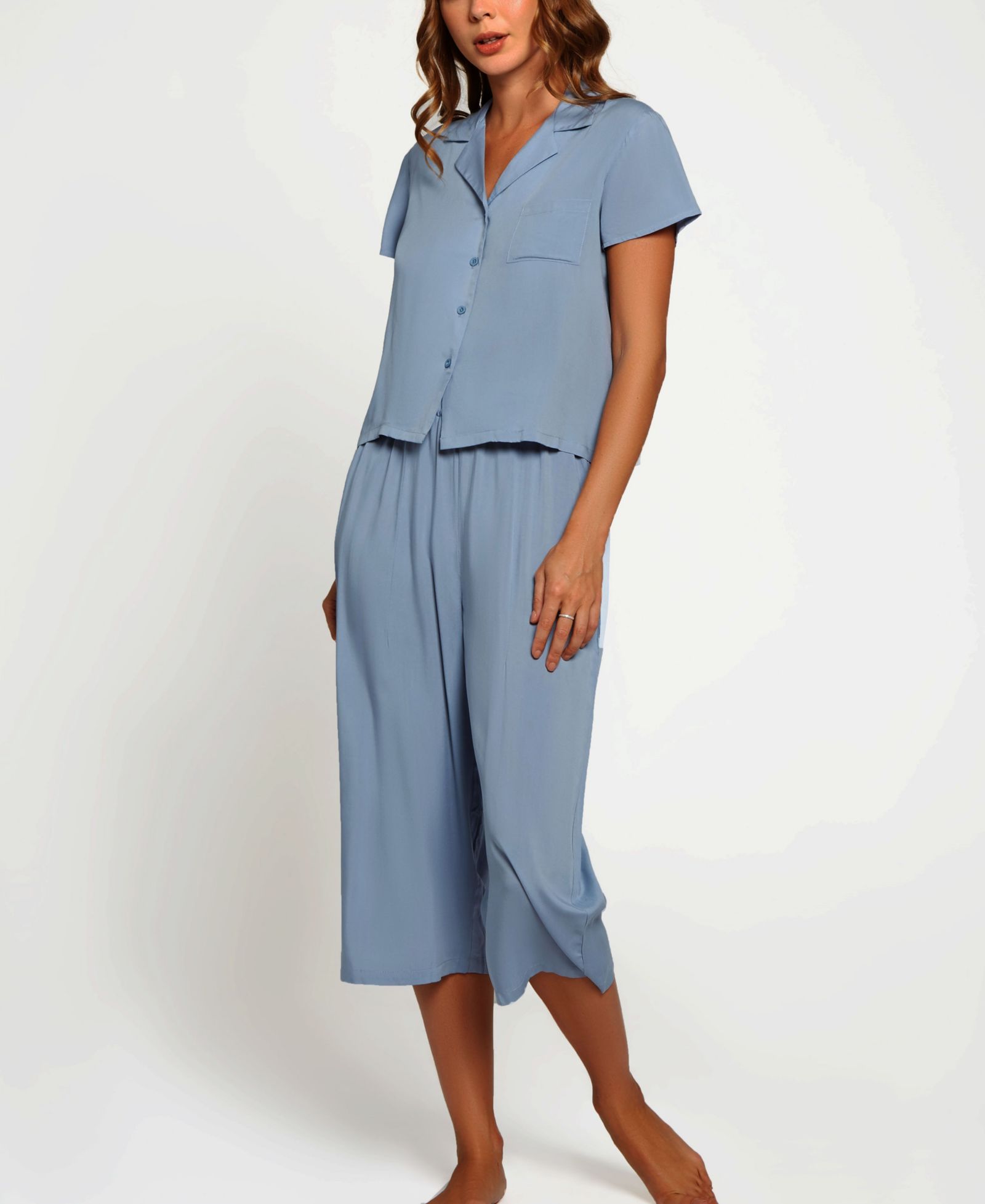 Пижамный комплект iCollection Women's Soft Rayon Top and Wide-Leg Capri Pants