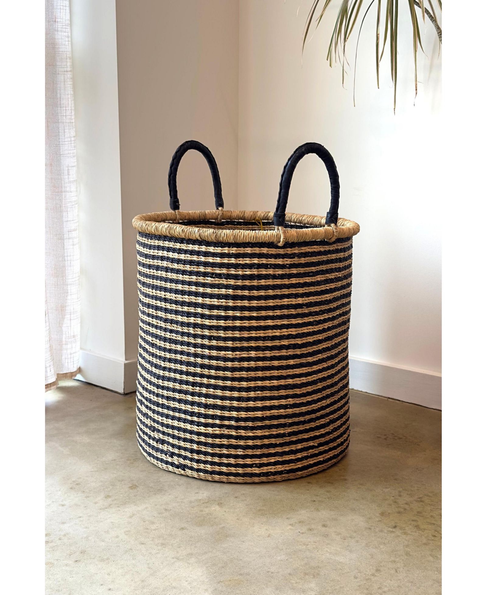 Корзина Mbare Handwoven Stripes