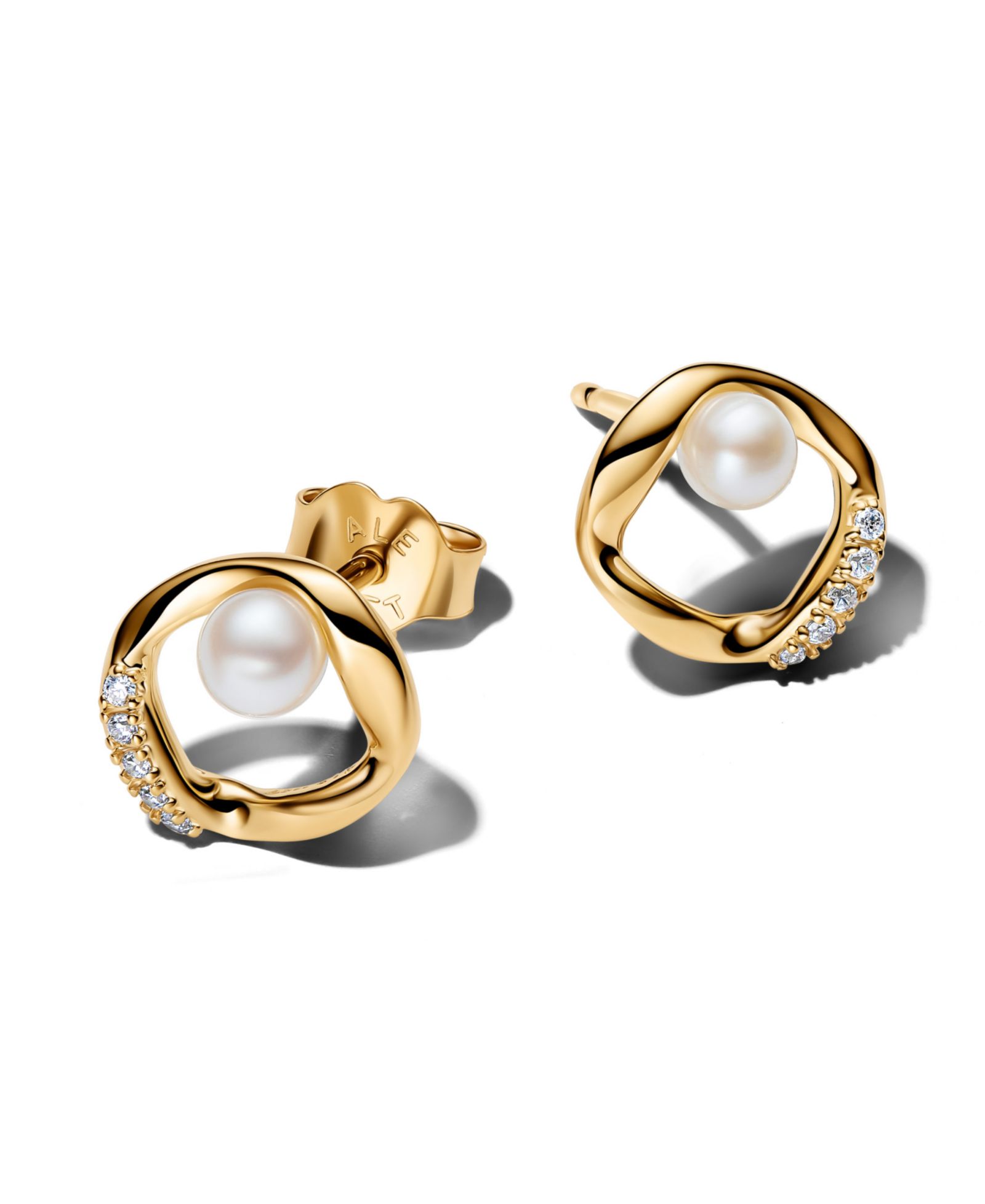 Pandora Pavé Circle Treated Freshwater Pearl Stud Earrings