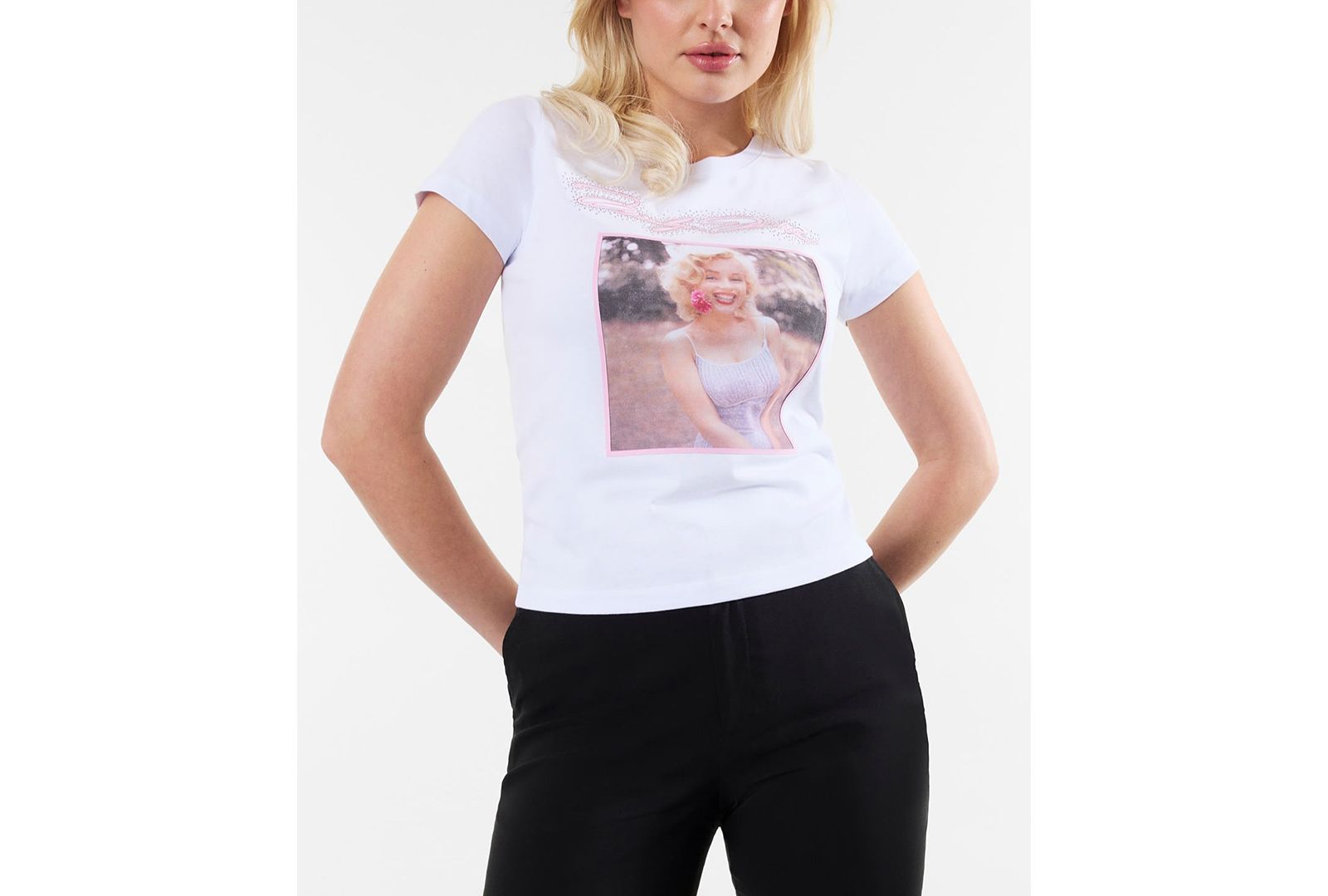 GUESS Women's Marilyn Short-Sleeve Crewneck Picture Script T-Shirt