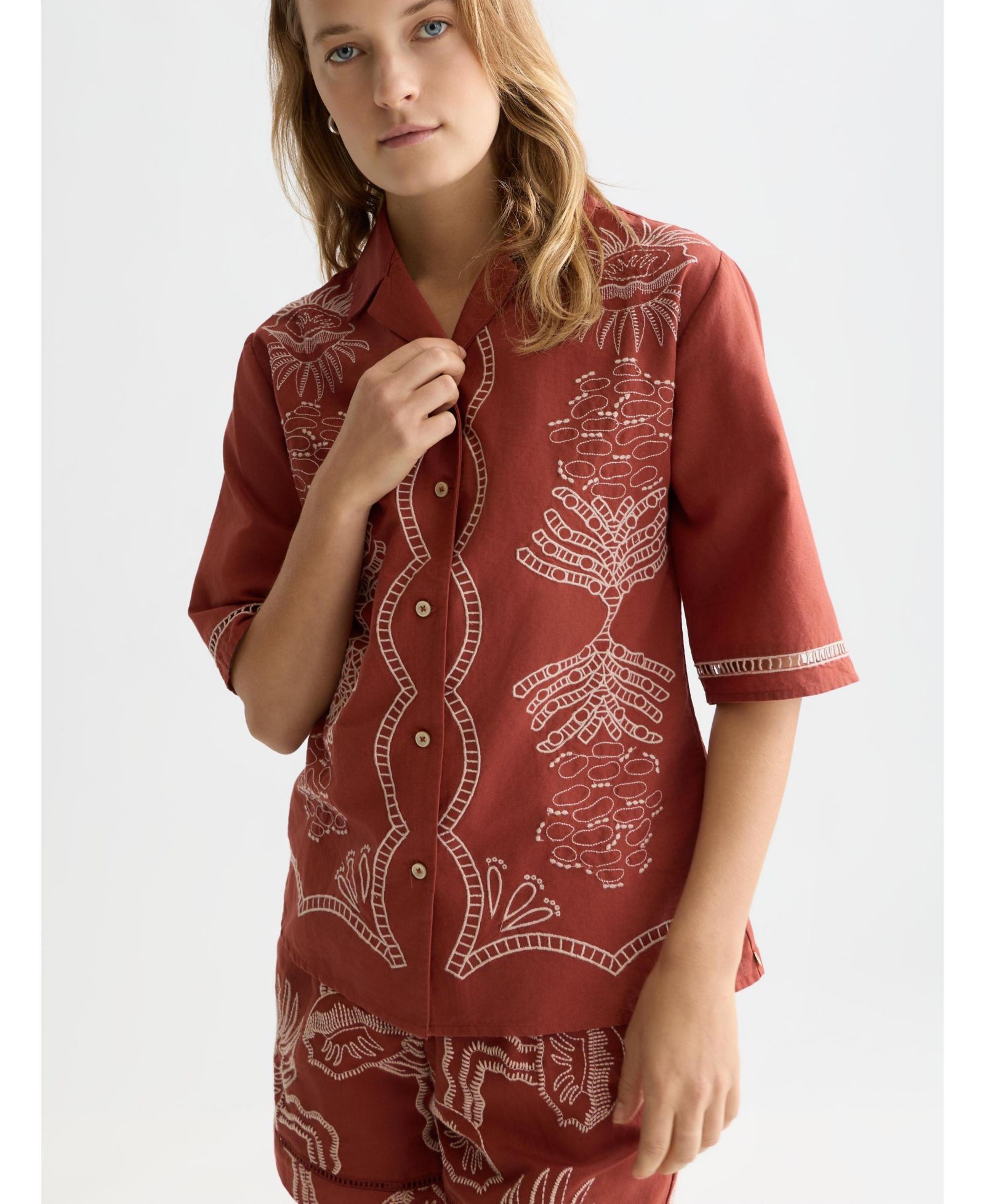SCOTCH & SODA Women's Embroidered Short Sleeved Fitted Shirt